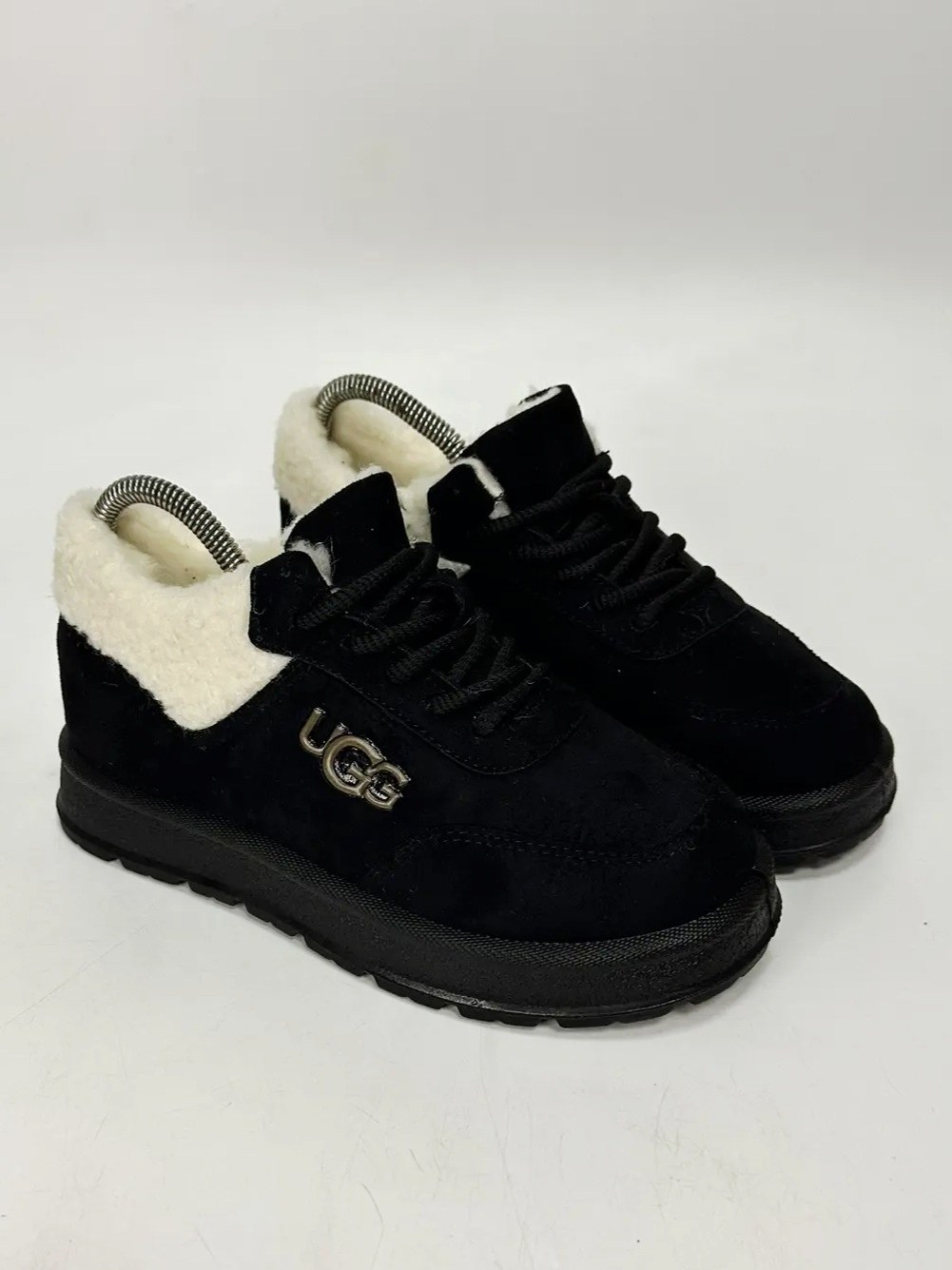 ,ugg кроссовки зимние,зимние кроссовки женские с мехом,кроссовки зимние женские ugg,кроссовки зимние женские ugg модель 551080