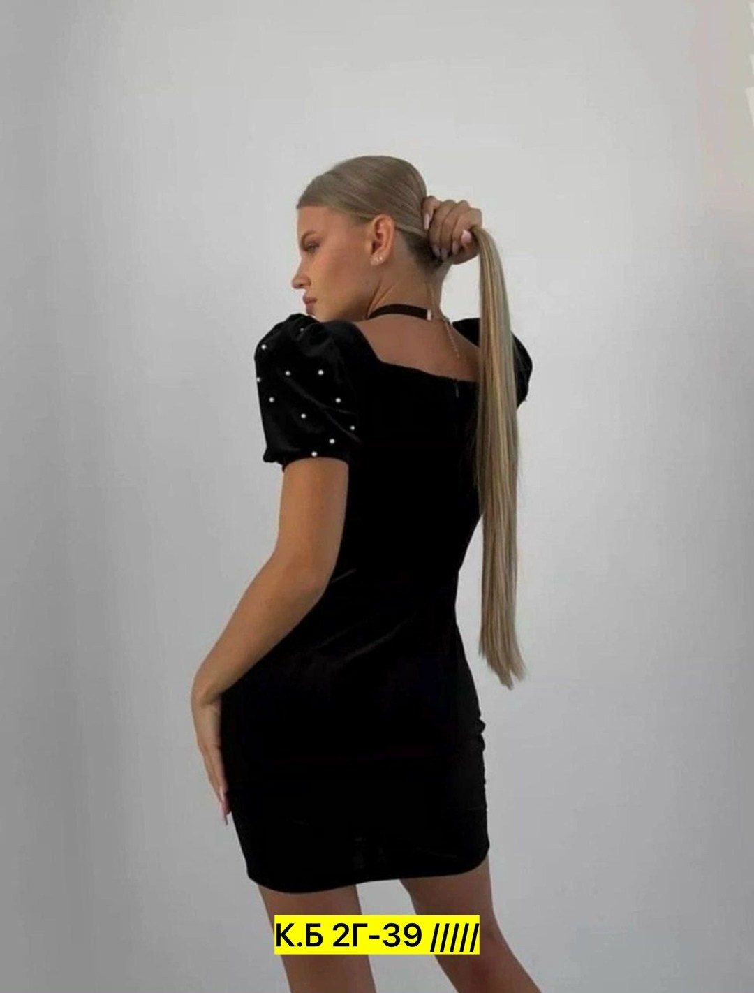 тёмно-зелёное платье женское бархат с жемчугом,платье бархат,велюровое платье изумрудного цвета,платье женское бархат с жемчугом на корпоратив,платье вечернее