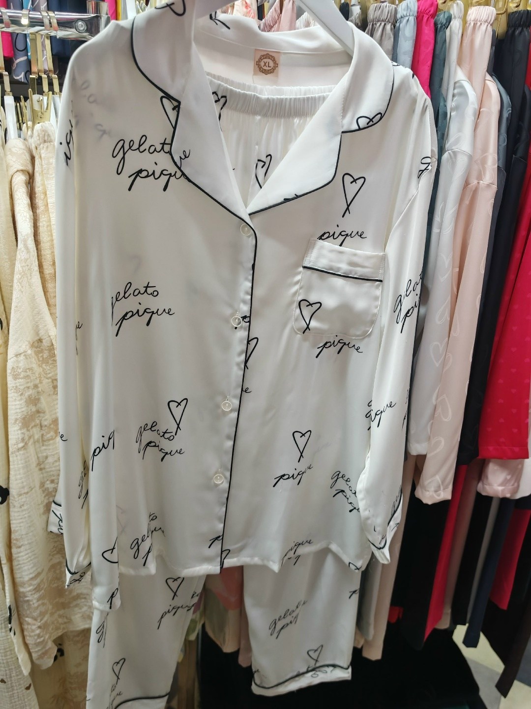 шелковая классическая пижама лео,пижама из искусственного шелка,пижама женская шелковая,женская пижама из искусственного шелка,пижамы женски