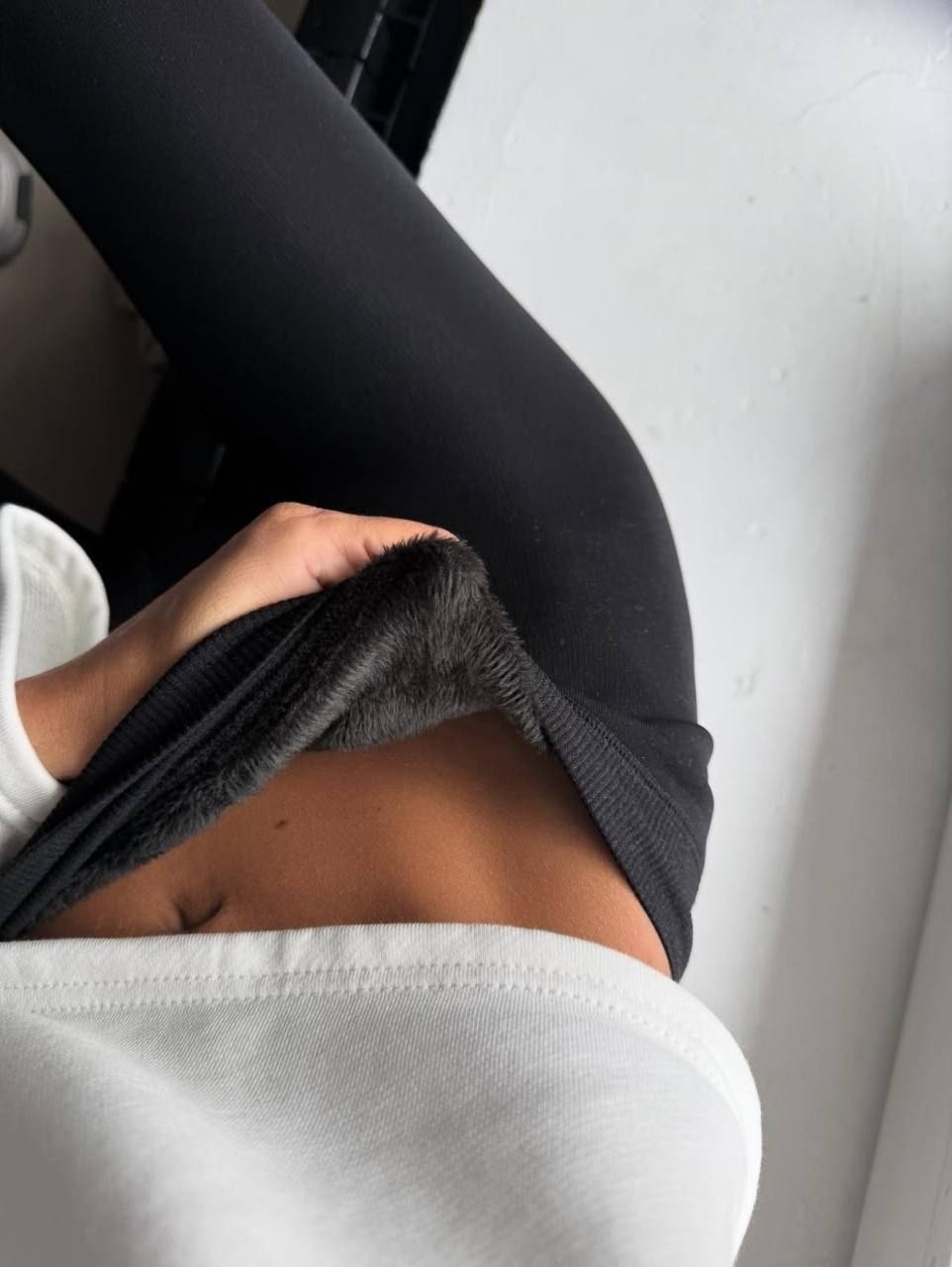 модный стиль одежды,стильные наряды,спортивное женское тело,женская мода