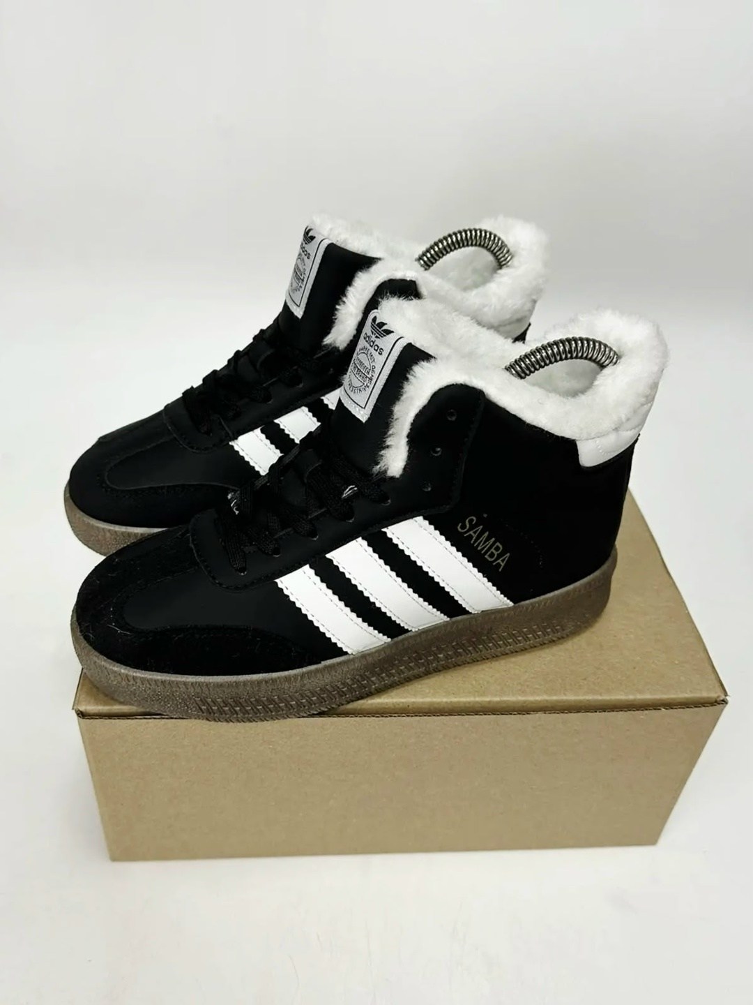 кроссовки высокие adidas samba зимние с мехом,кроссовки женские зимние высокие adidas,кроссовки adidas samba,кроссовки adidas,высокие кроссовки