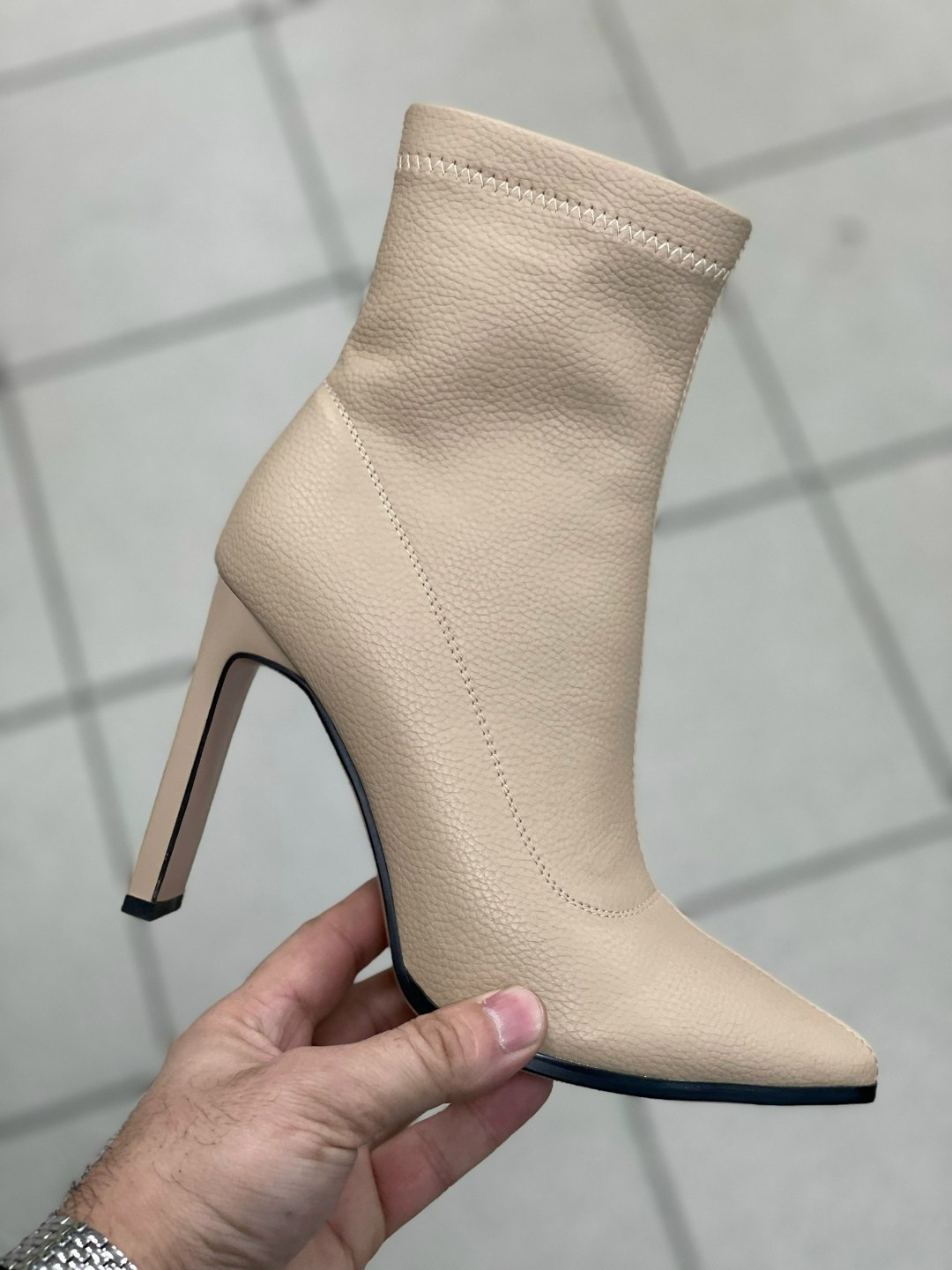 женские ботильоны,белые ботильоны,,полусапожки на каблуке,ботильоны