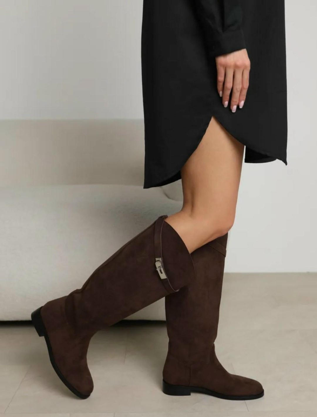 замшевые сапоги,сапоги коричневые,женские сапоги,сапоги hermes jumping из мягкой замши коричневого цвета,сапоги зимние женские замшевые без каблука коричневые