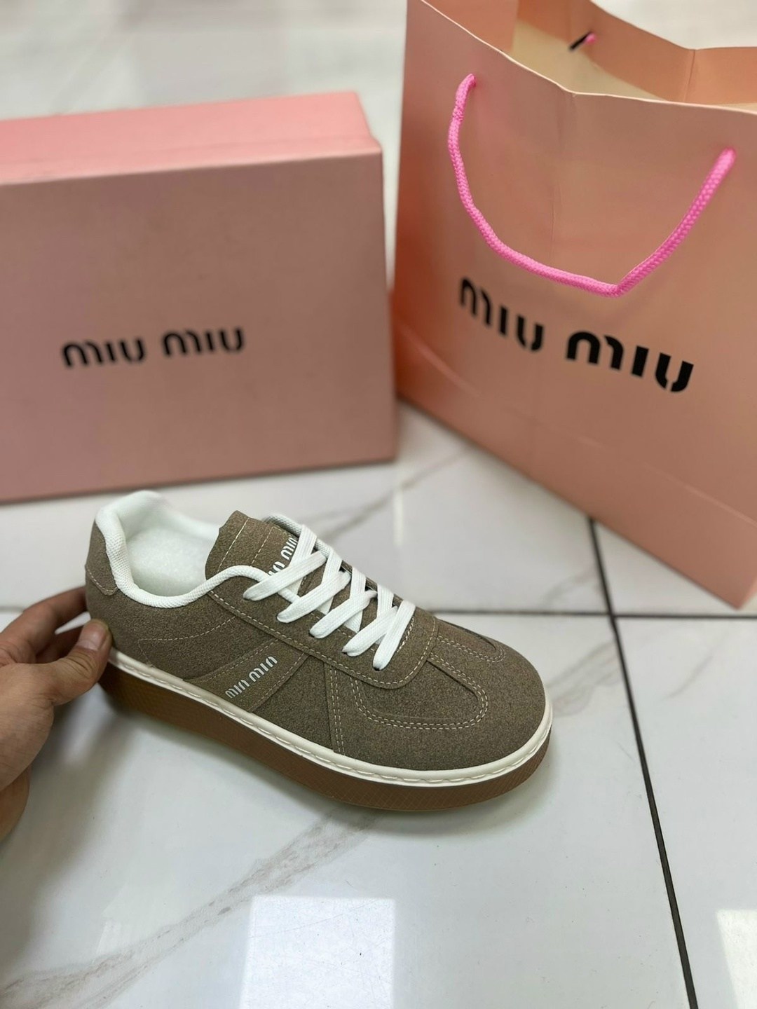 кроссовки miu miu женские,кеды женские miu miu,кроссовки miu miu,miu miu кеды,