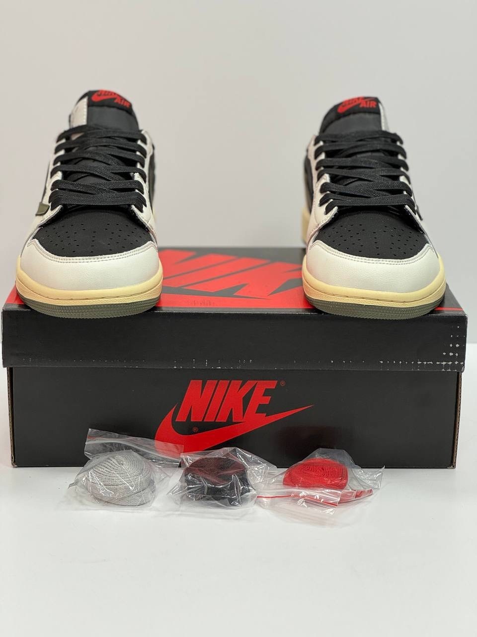 кроссовки nike air jordan 1 low travis scott,nike air jordan 1 low travis scott,кроссовки travis scott x nike air jordan 1 low,nike air jordan 1 travis scott olive,кроссовки travis scott x nike air jo