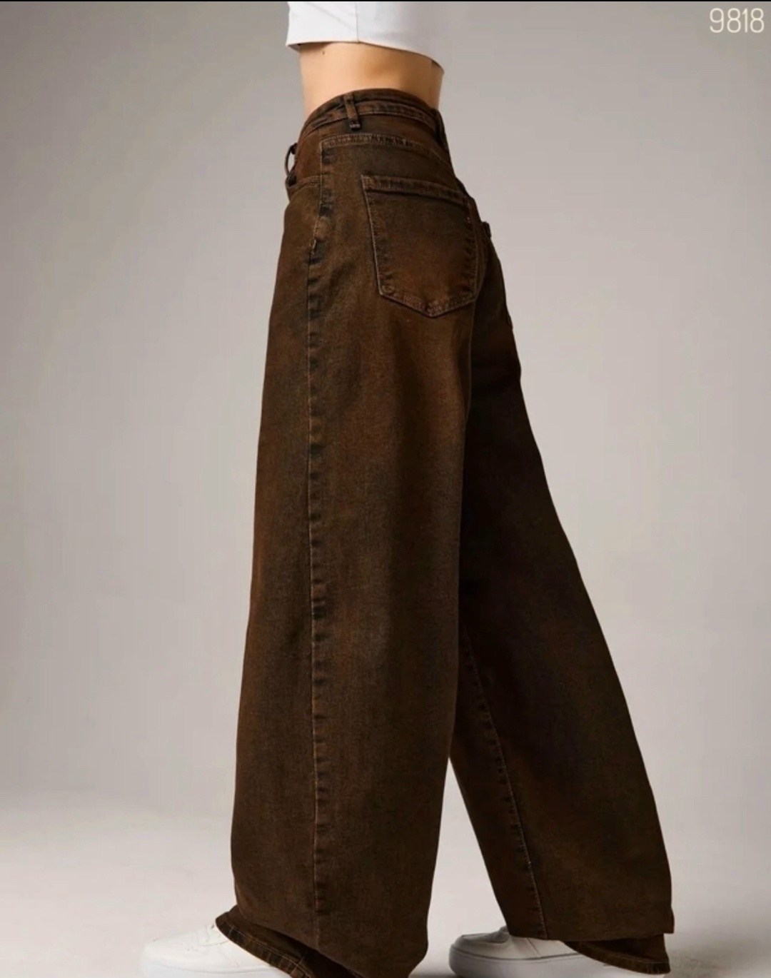 джинсы ультраширокие коричневые bershka,джинсы широкие женские,джинсы свободного кроя balloon fit bershka темно-коричневый,коричневые джинсы,женские джинсы