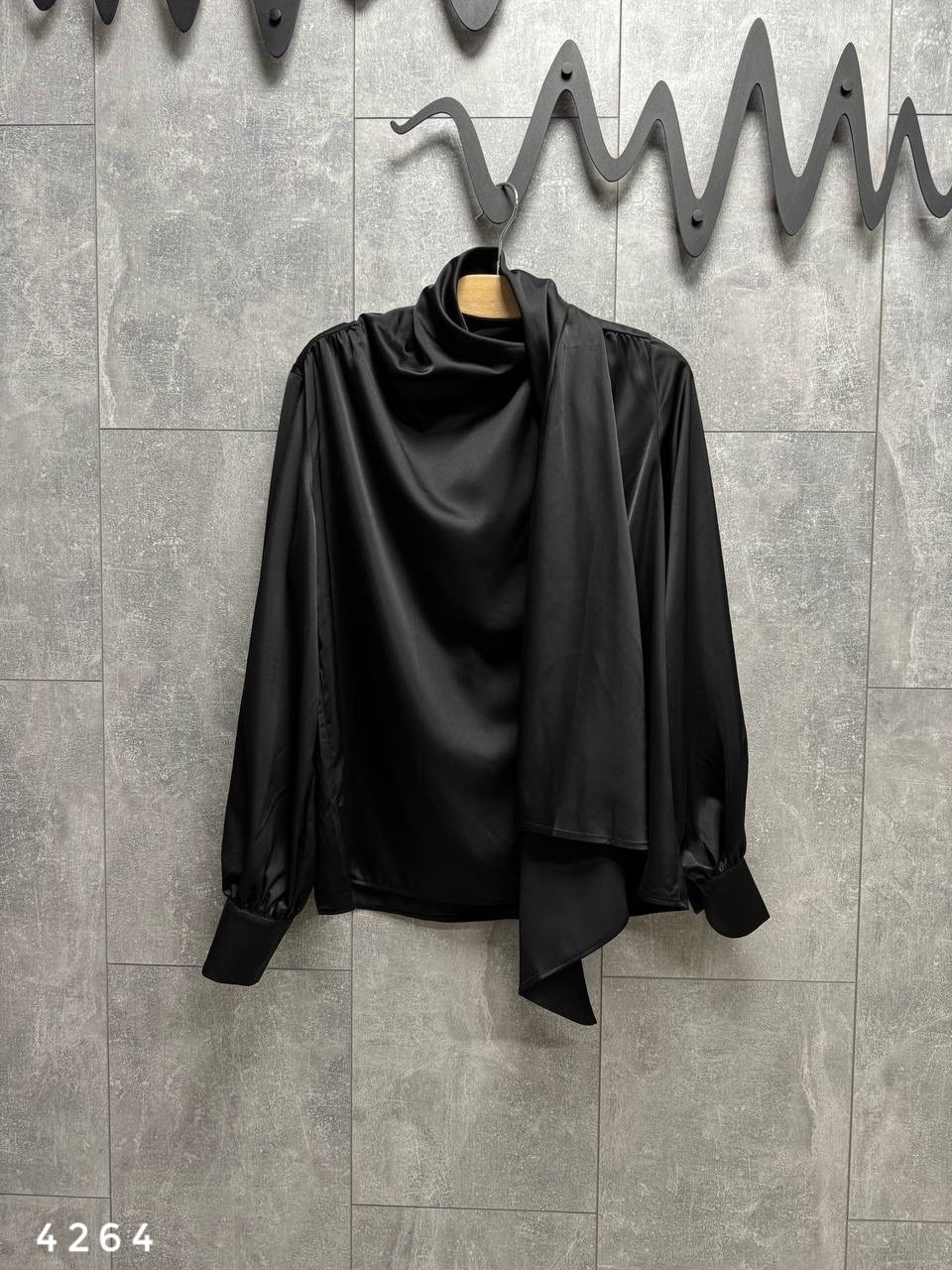 блуза свободного кроя,блузка элегантная,блуза из струящейся ткани,объемные рукава,длинные рукава