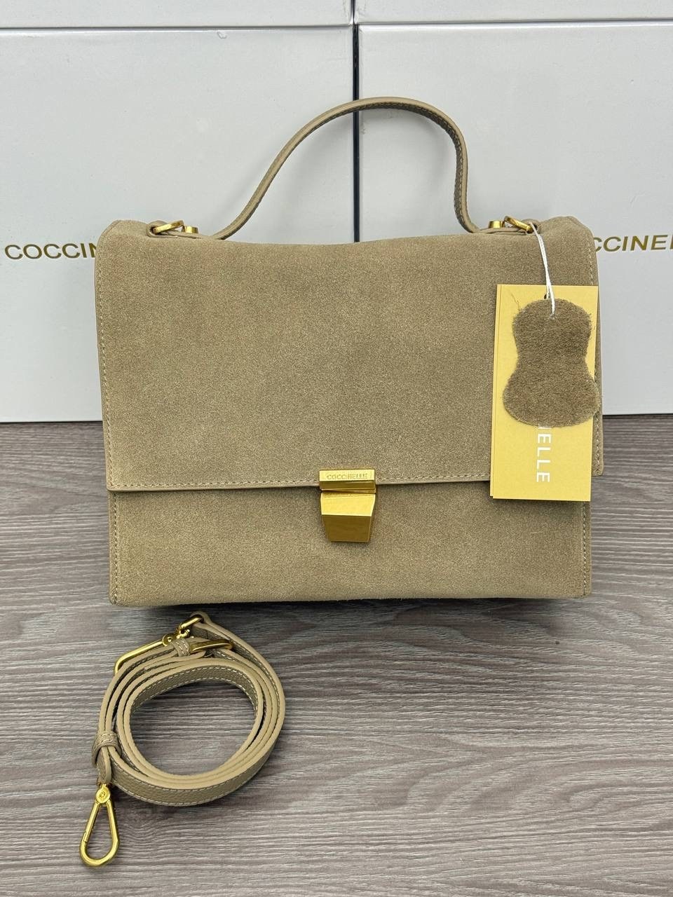 замшевая сумка coccinelle,замшевая сумка,женская сумка из натуральной кожи и замши,сумка,сумка coccinelle