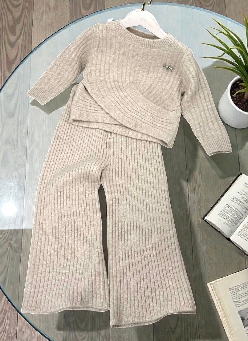 вязаные костюмы,костюм вязаный для девочки,костюм вязаный с брюками,одежда для девочек,костюм трикотажный для девочки