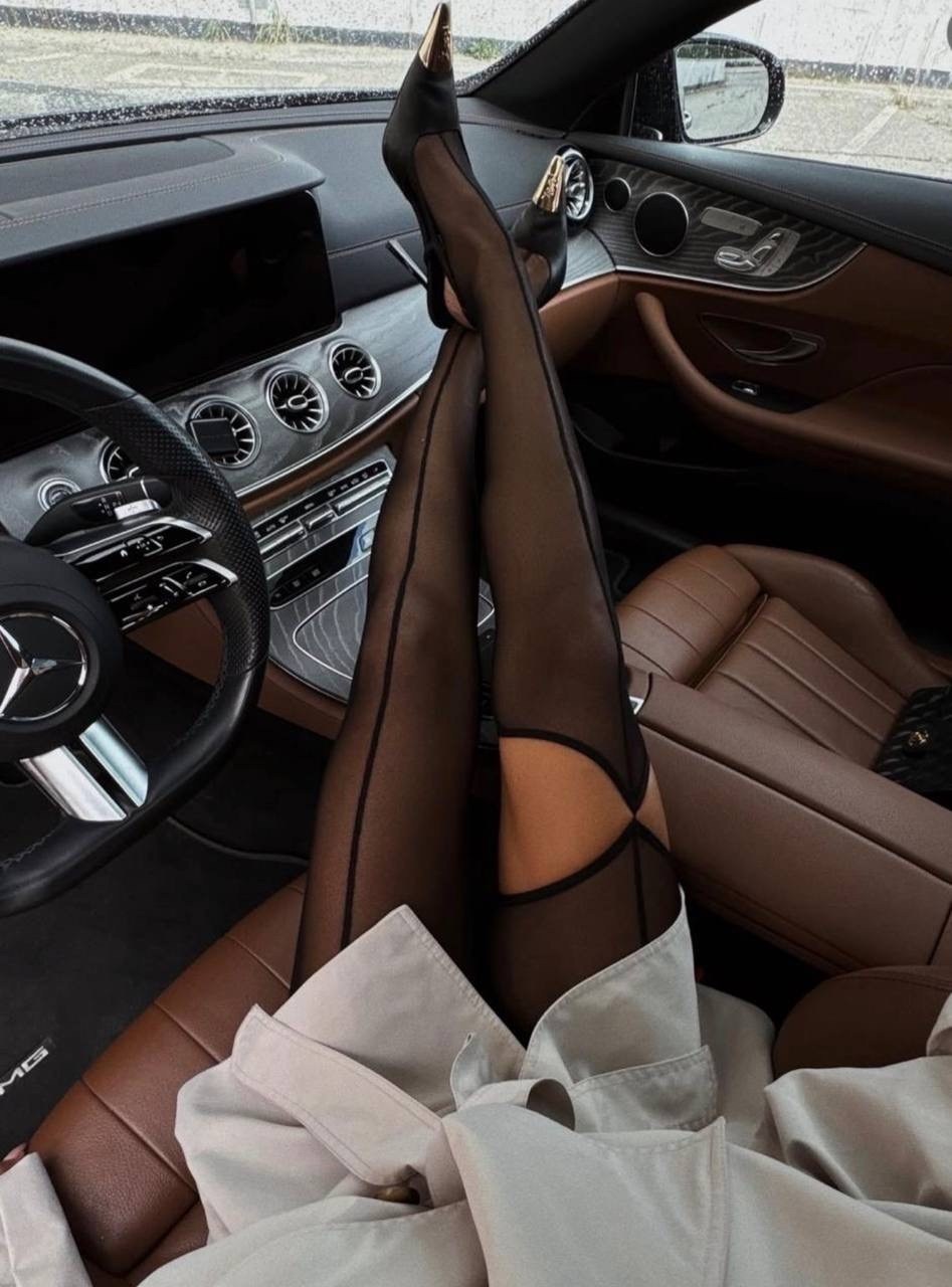 стильный наряд,образ с чулками,женская мода,стиль одежды