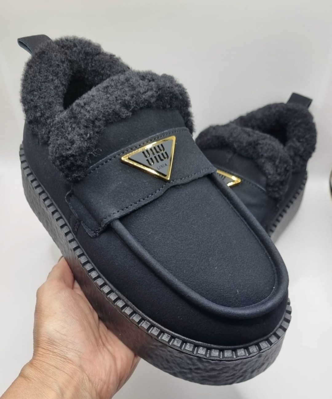 ,женская ,лоферы prada,угги короткие,женские зимние лоферы prada