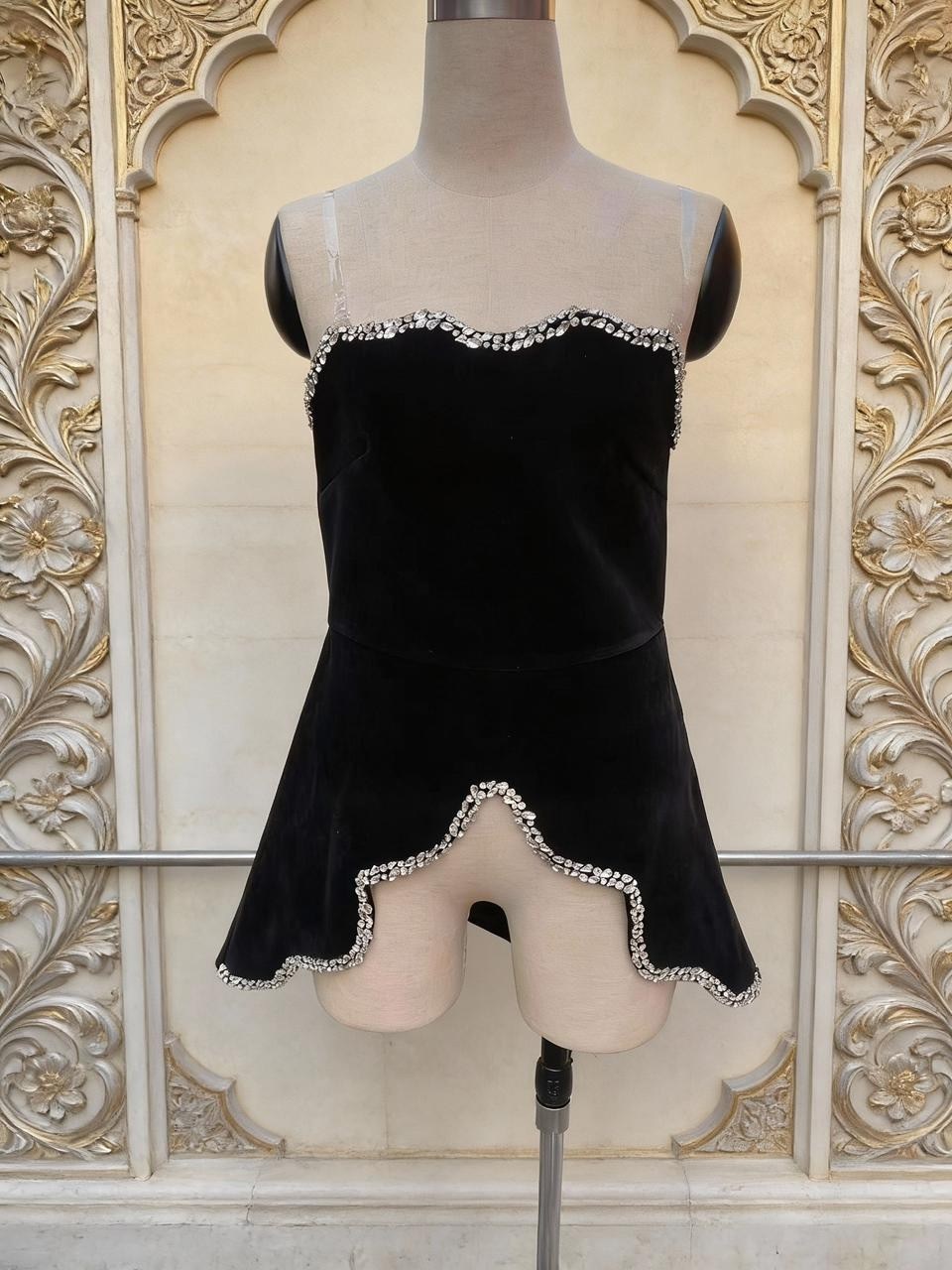 платья мини,короткие платья,платье с кружевами,платье черное,бретельки платья