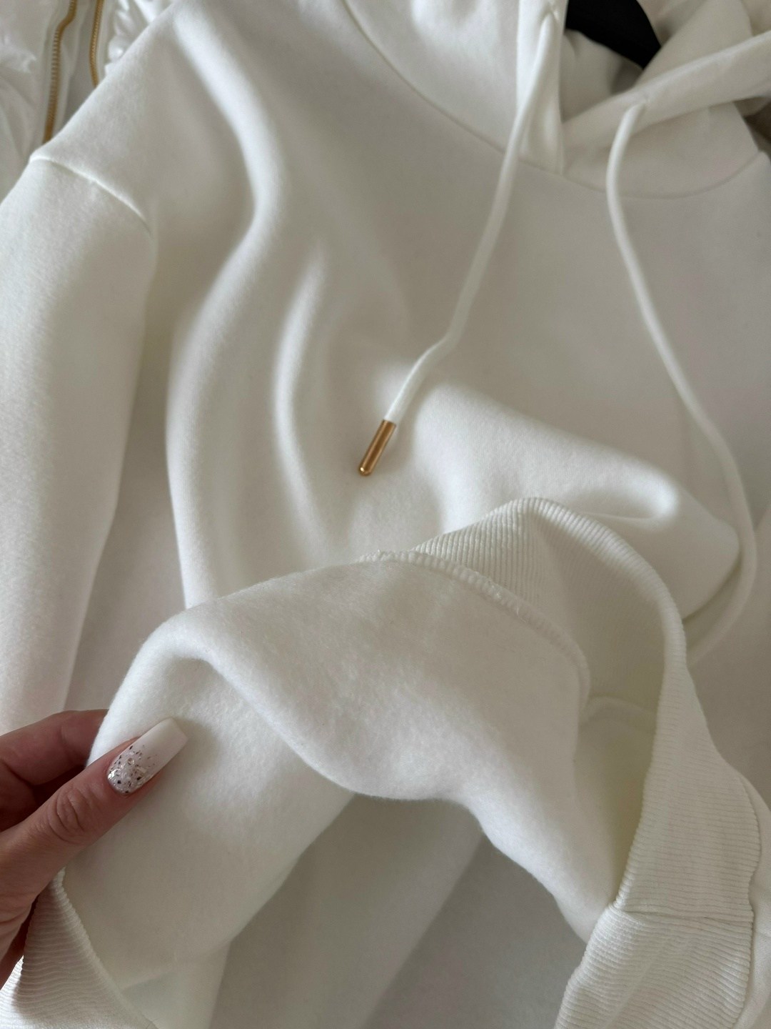 женская жилетка,жилетка белая,стильная жилетка,жилет теплый,женский костюм