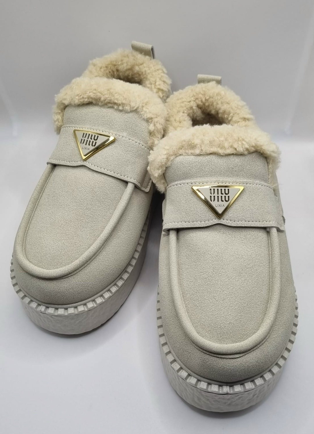 ,женская ,лоферы prada,угги короткие,женские зимние лоферы prada