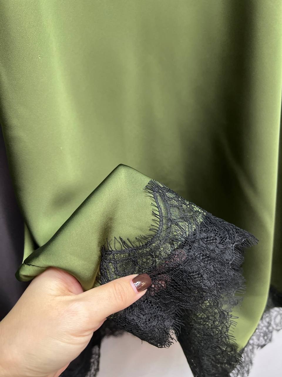 атласная юбка,атласная юбка миди,юбка,юбка шелковая,зеленая шелковая юбка