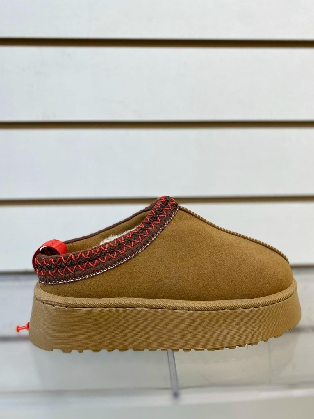 ,зимняя женская ,женская ,женские угги,угги замш