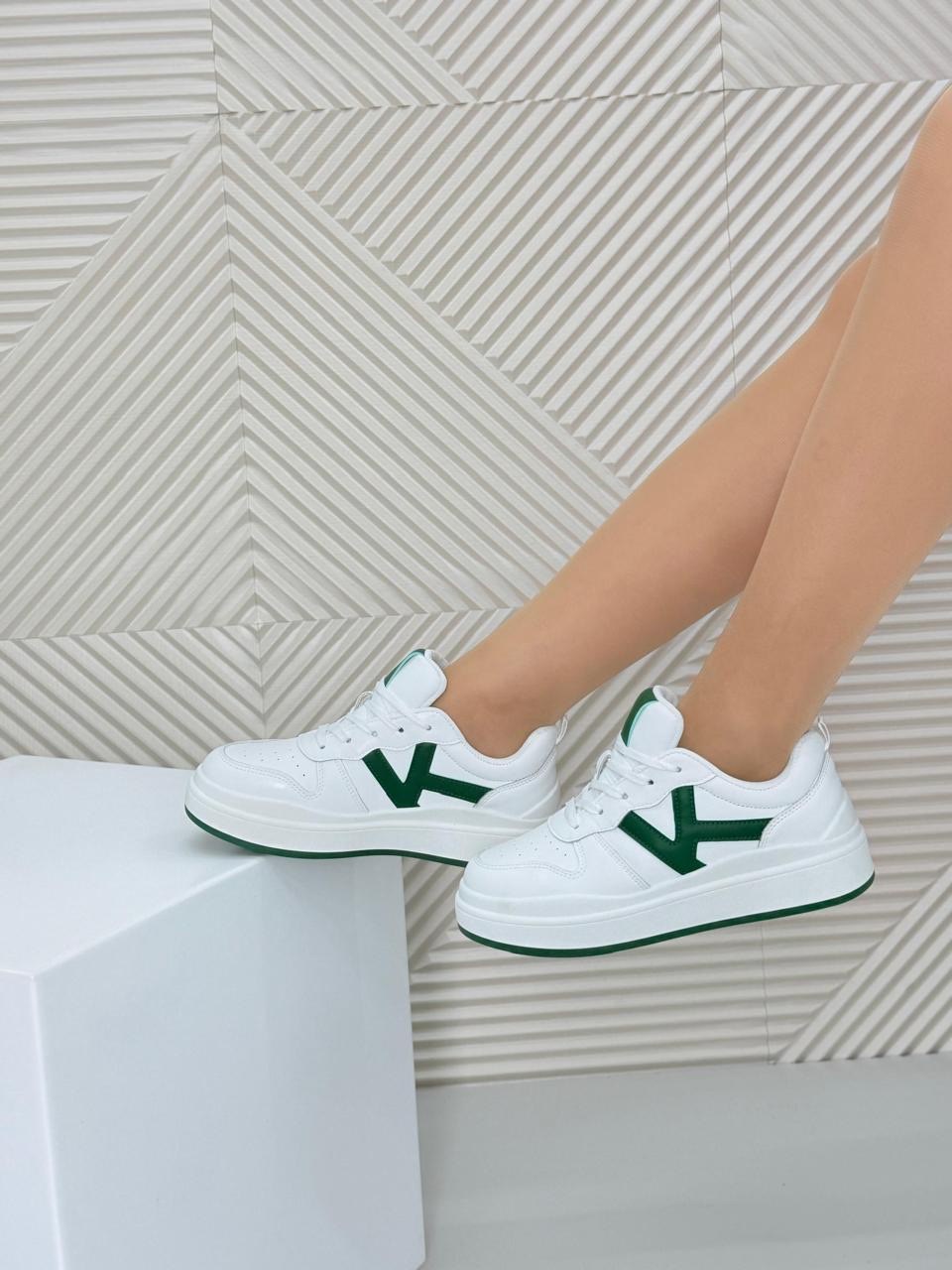 кроссовки женскиe,,кроссовки для женщин,кроссовки для девушек,спортивная