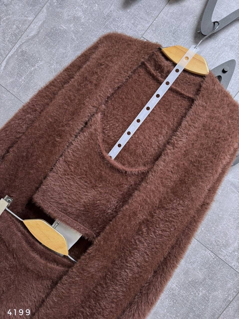 вязаное платье,платье свитер,платье свитер с вырезом,джемпер оверсайз,костюм вязаный с юбкой