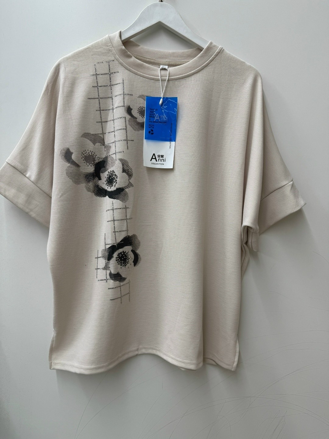 женская футболка,футболка,принт футболки,универсальные футболки