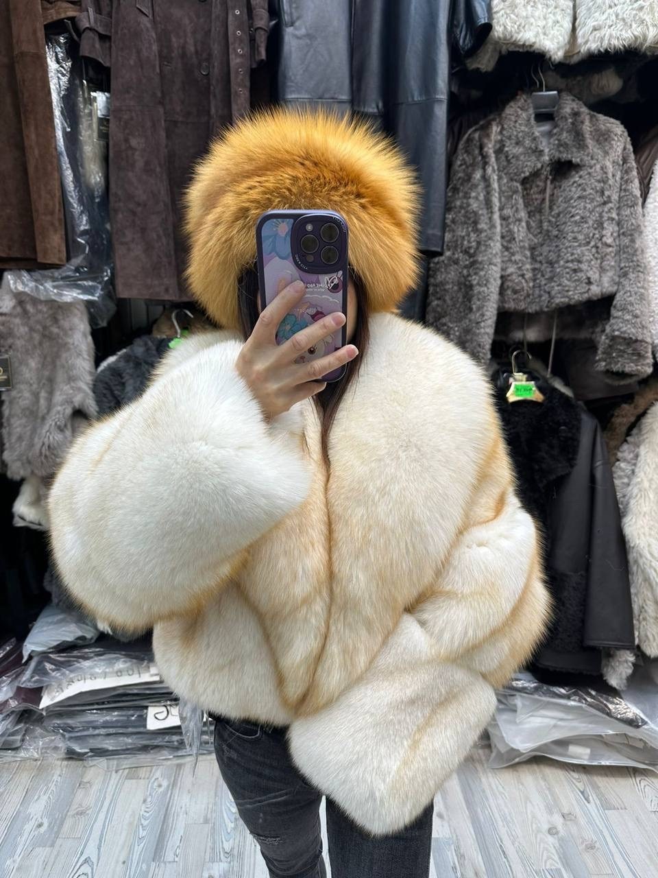 женская шуба из натурального лисьего меха,женская меховая куртка из натурального лисьего меха,женская короткая толстая теплая зимняя шуба из натурального лисьего меха,женское пальто из натурального ли