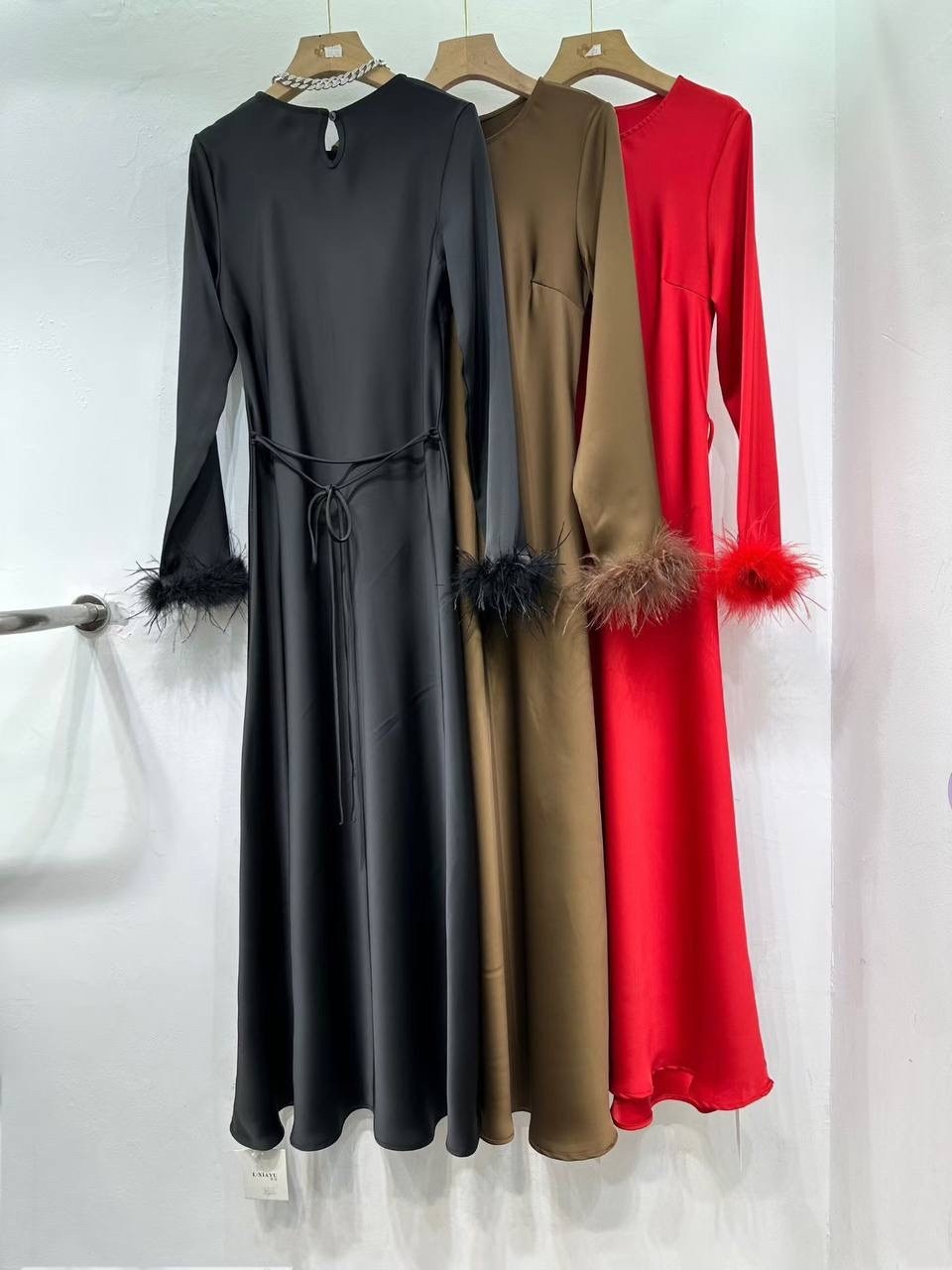 платье с перьями,платье длинное женское,платье,длинное платье,платье с рукавами длинное