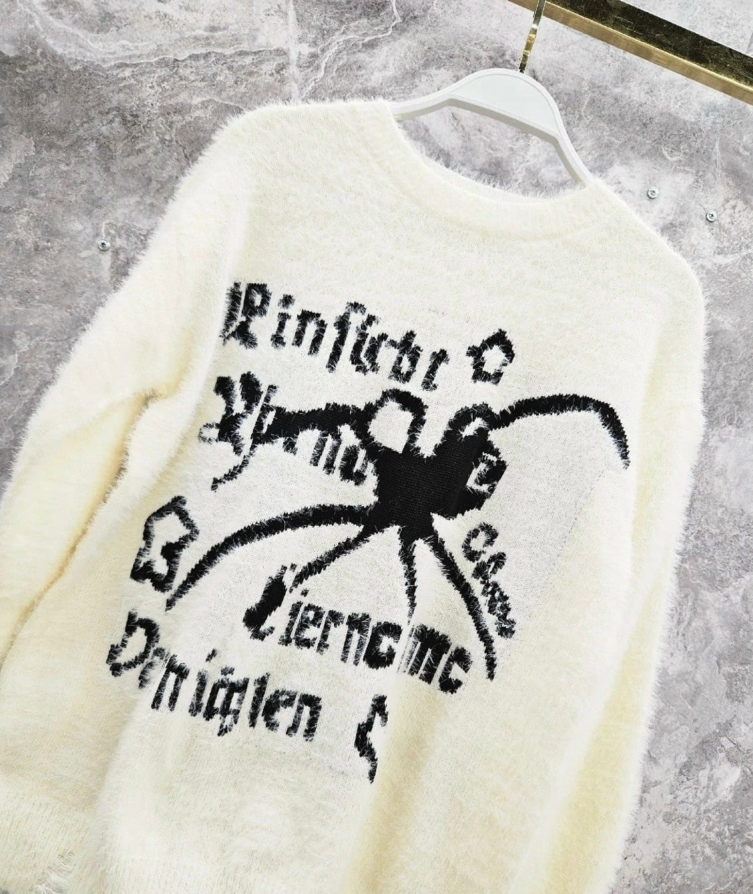 свитер с принтом,свитер,женский свитер,вязаные свитера женские,вязаные свитера