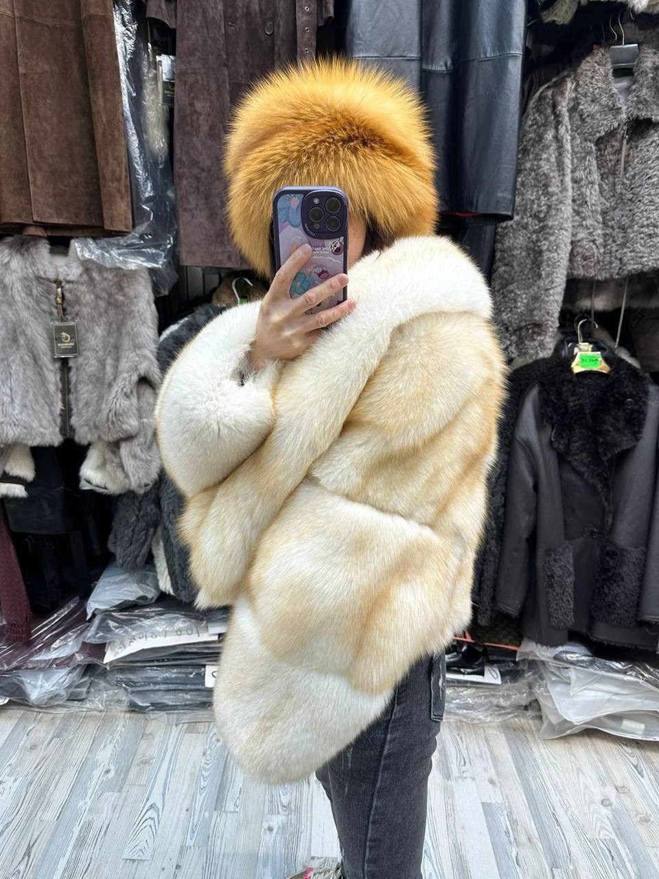 женская шуба из натурального лисьего меха,женская меховая куртка из натурального лисьего меха,женская короткая толстая теплая зимняя шуба из натурального лисьего меха,женское пальто из натурального ли