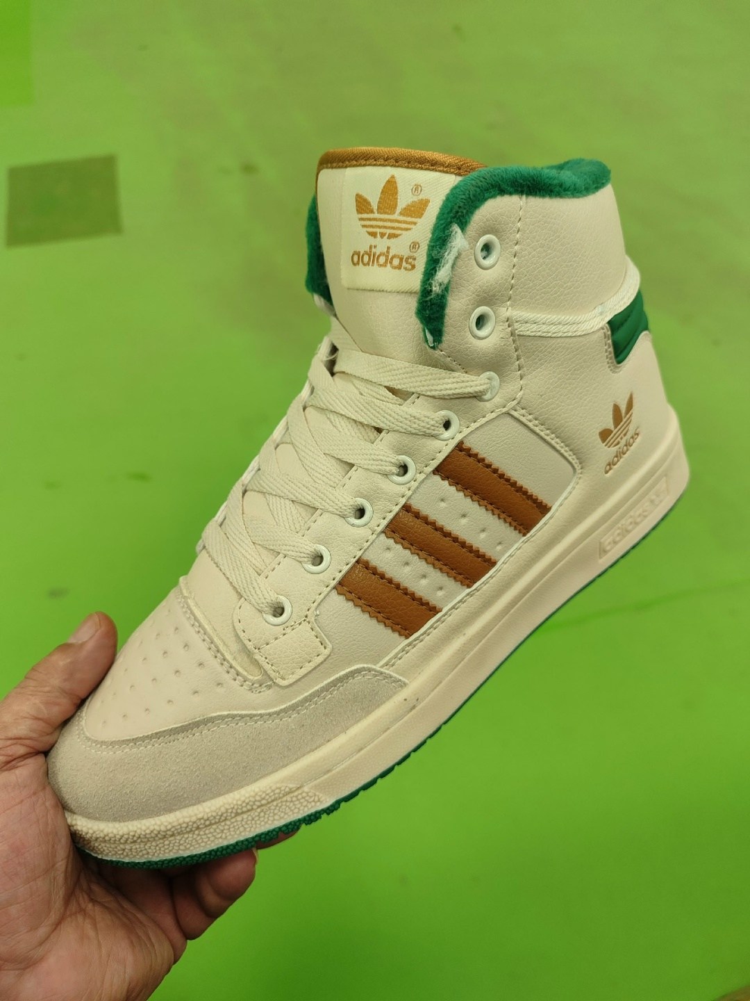 кроссовки adidas,кроссовки adidas original,зимние кроссовки adidas hoops 2.0 mid белые,кроссовки зимние adidas,adidas original