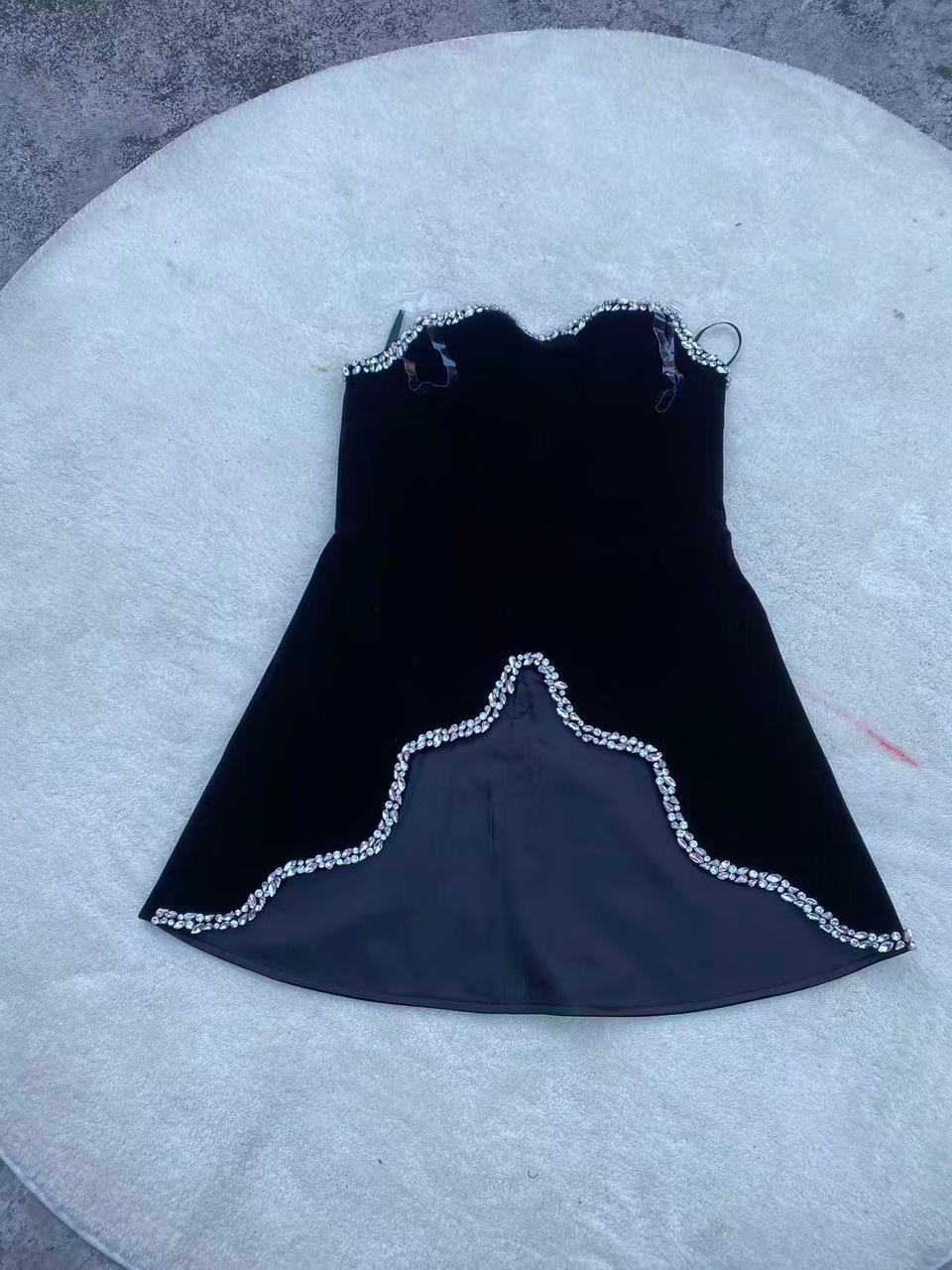 платья мини,короткие платья,платье с кружевами,платье черное,бретельки платья