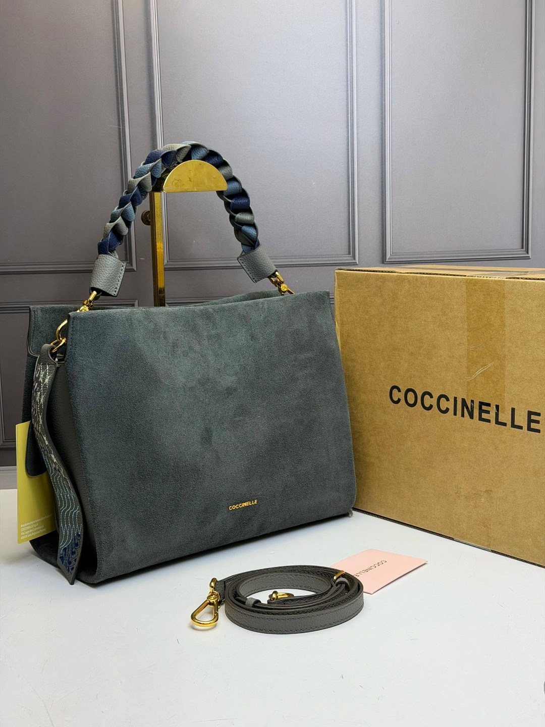 сумка coccinelle,сумка coccinelle замша,сумка женская coccinelle натуральная замша,сумка coccinelli натуральная замша 25 × 16 × 6 см,замшевая сумка