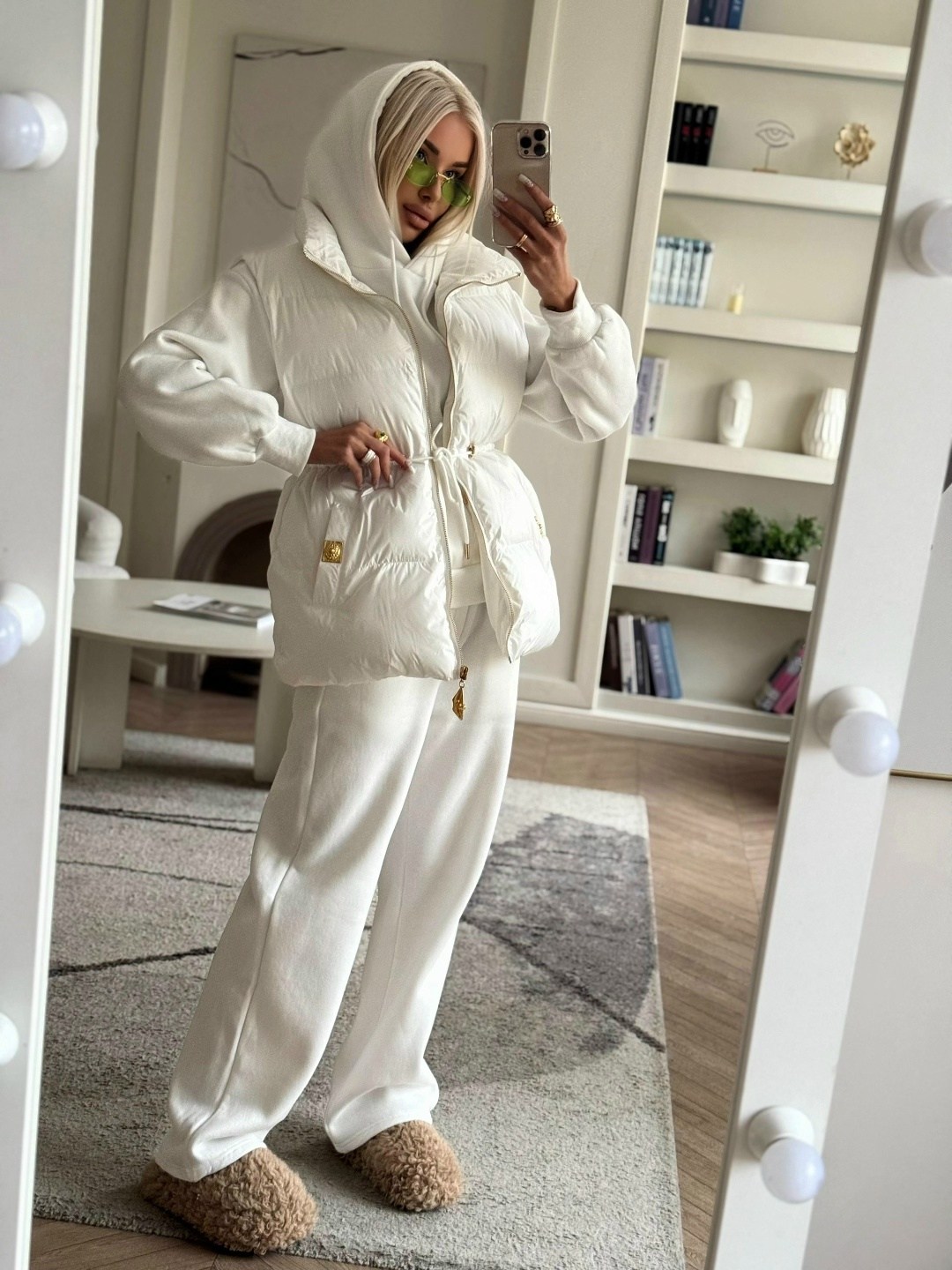 женская жилетка,жилетка белая,стильная жилетка,жилет теплый,женский костюм