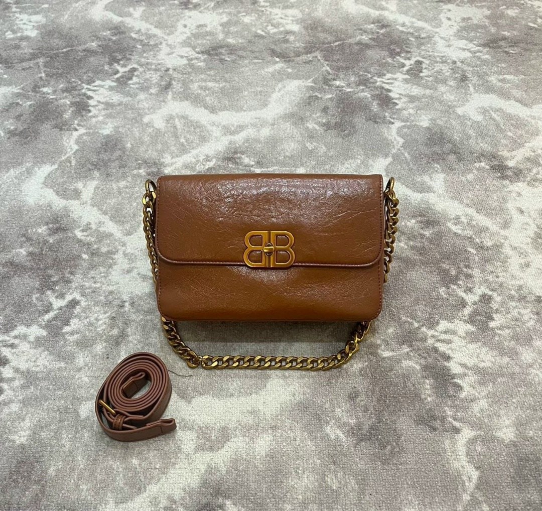 сумка balenciaga,сумка женская balenciaga,женская сумка,большая сумка через плечо через цепочку balenciaga,женская сумка кросс-боди