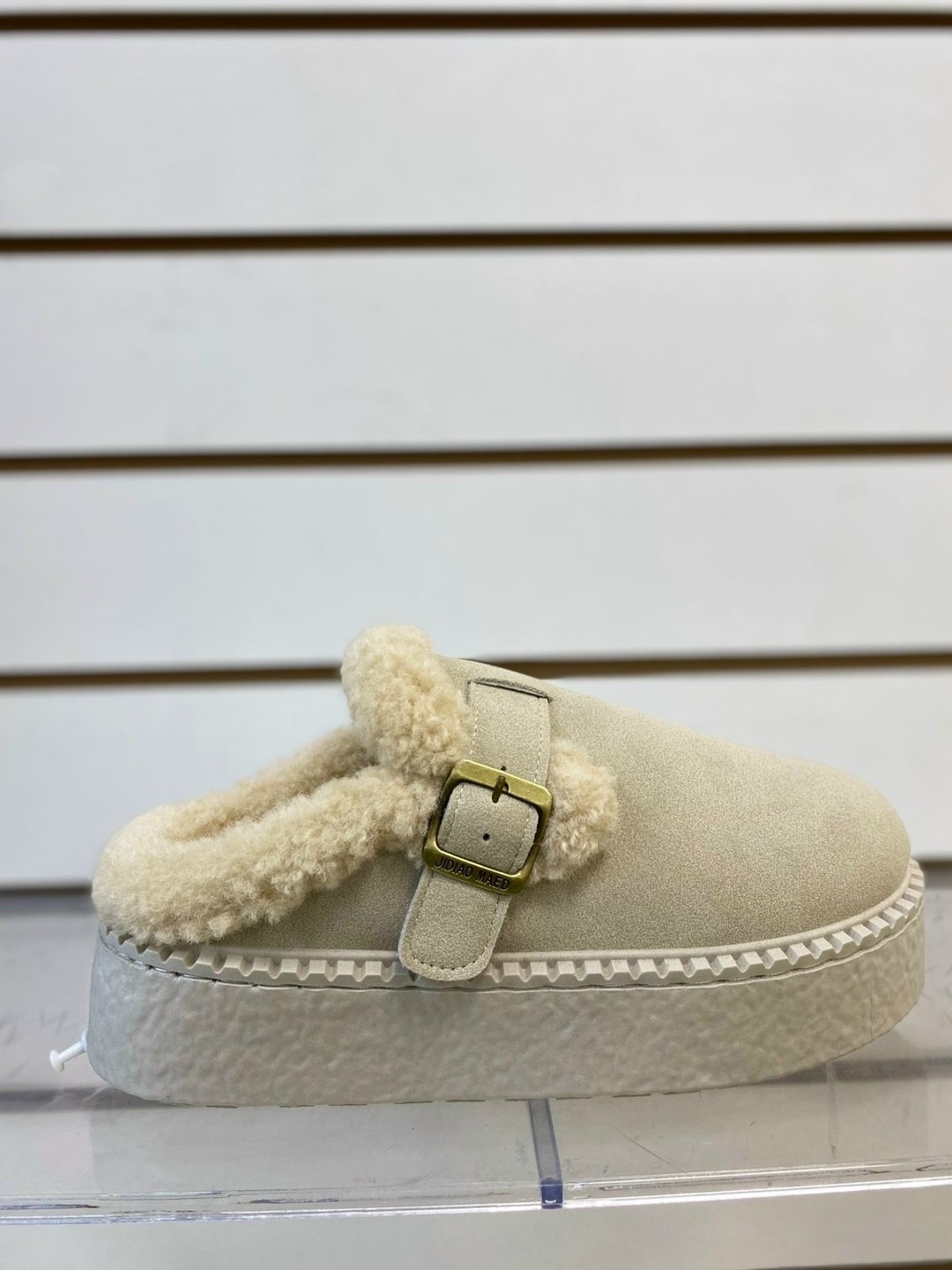 ,зимняя женская ,женская ,женские угги,угги замш