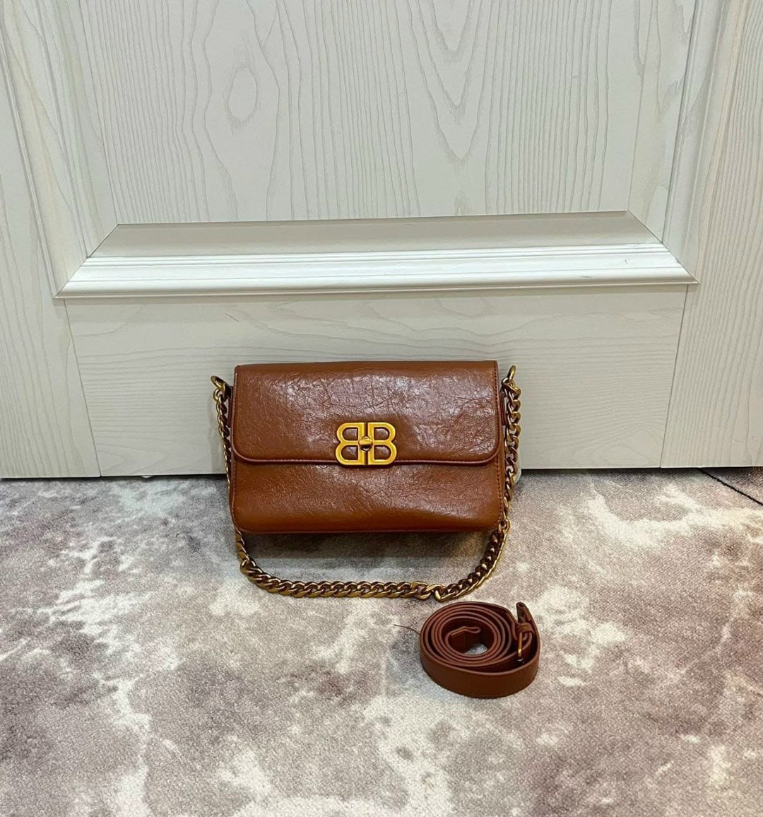 сумка balenciaga,сумка женская balenciaga,женская сумка,большая сумка через плечо через цепочку balenciaga,женская сумка кросс-боди