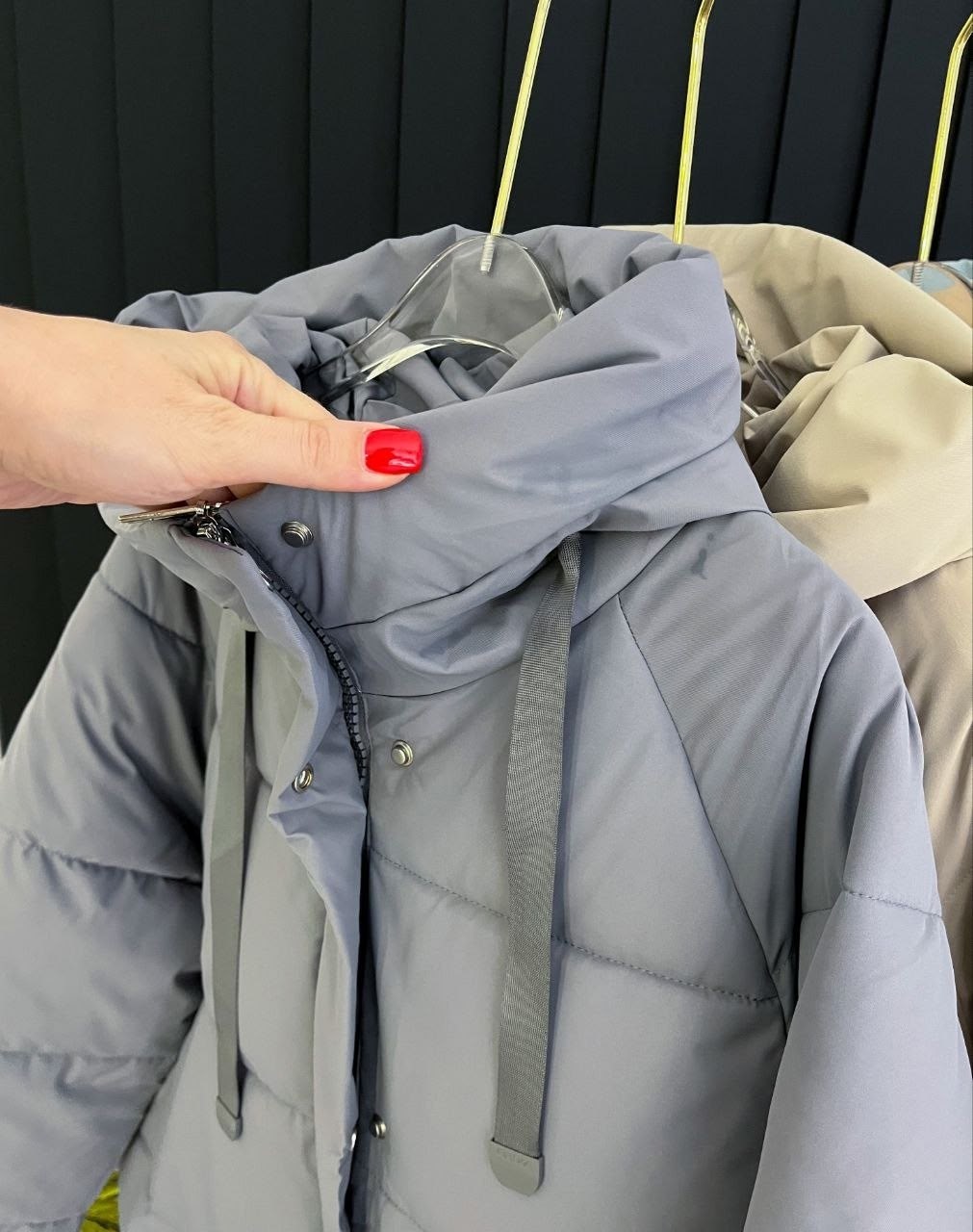 пуховик женский,женские зимние куртки,пуховик с капюшоном,бежевый пуховик,пуховик