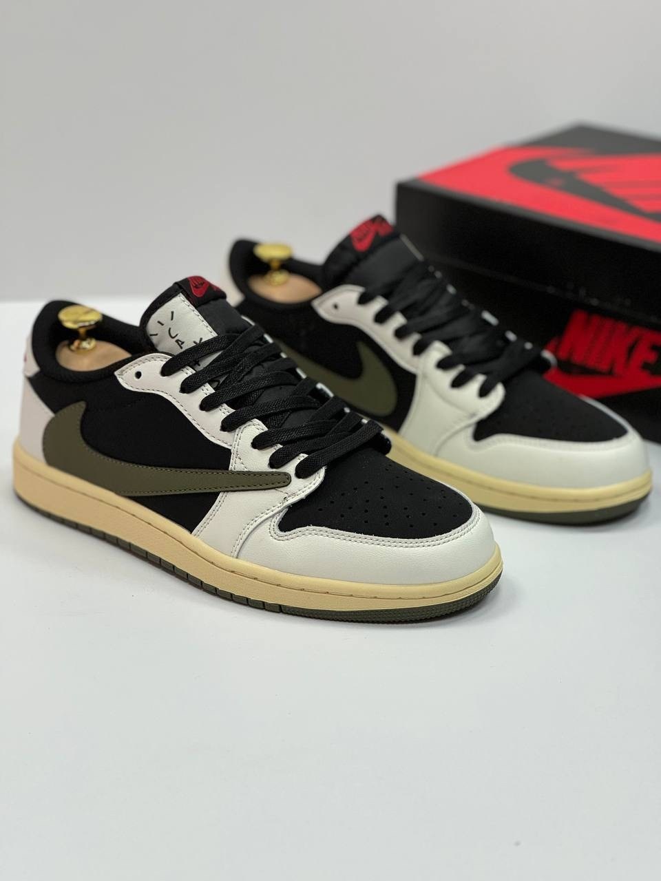 кроссовки nike air jordan 1 low travis scott,nike air jordan 1 low travis scott,кроссовки travis scott x nike air jordan 1 low,nike air jordan 1 travis scott olive,кроссовки travis scott x nike air jo