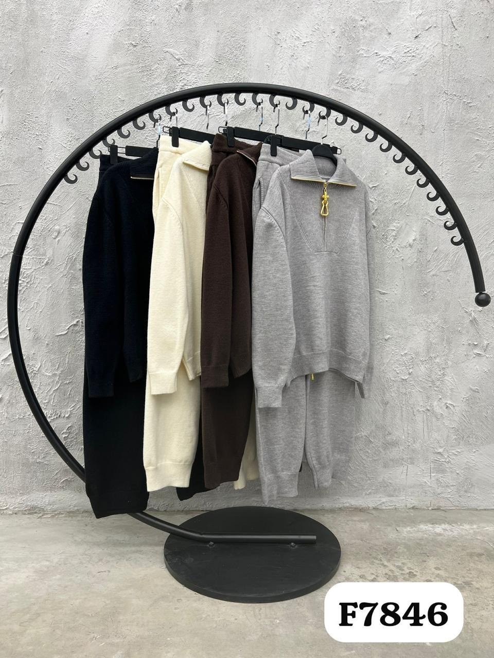 вязаные костюмы,костюм белый,женский костюм,спортивные костюмы,женский костюм на флисе