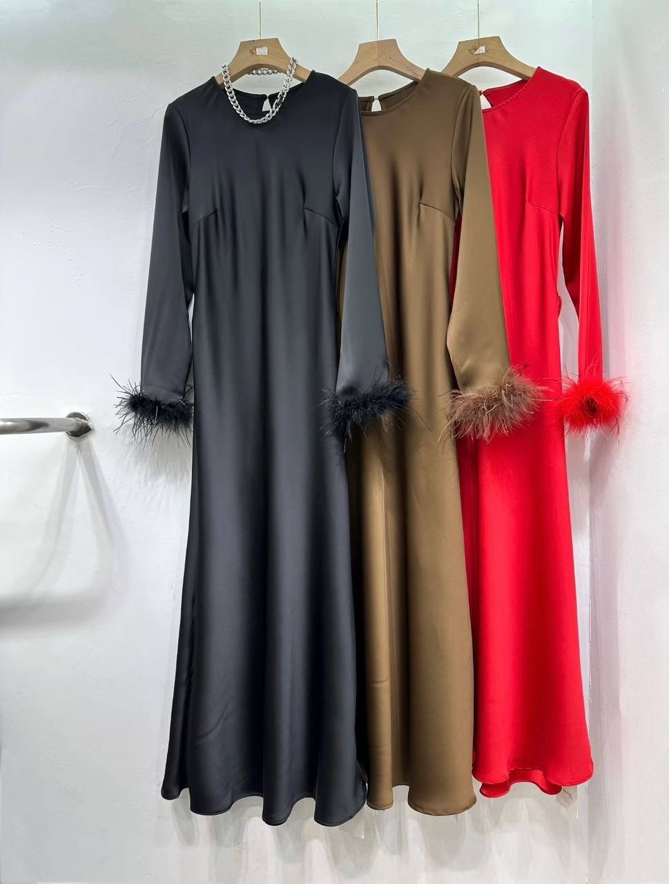 платье с перьями,платье длинное женское,платье,длинное платье,платье с рукавами длинное