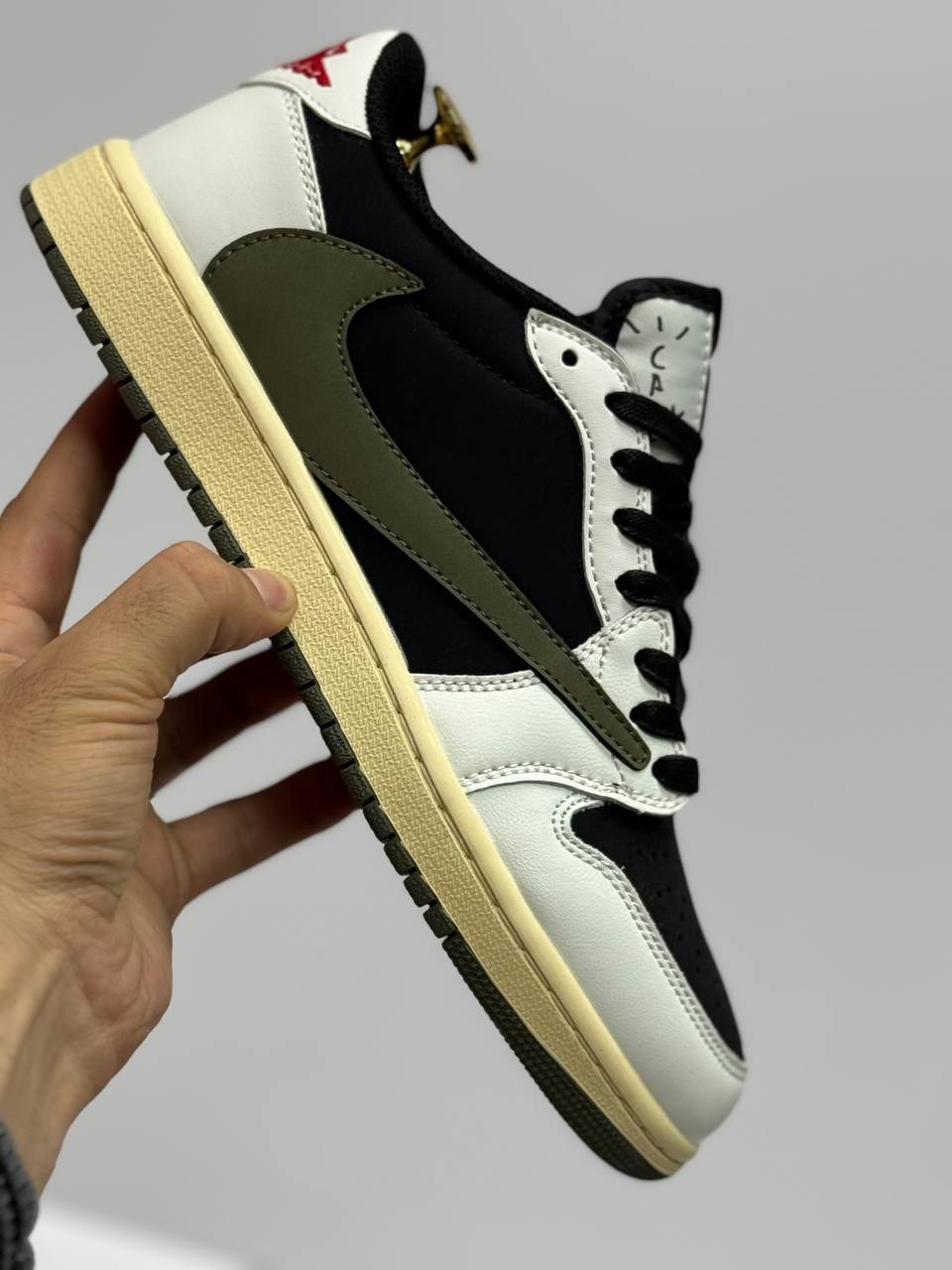 кроссовки nike air jordan 1 low travis scott,nike air jordan 1 low travis scott,кроссовки travis scott x nike air jordan 1 low,nike air jordan 1 travis scott olive,кроссовки travis scott x nike air jo