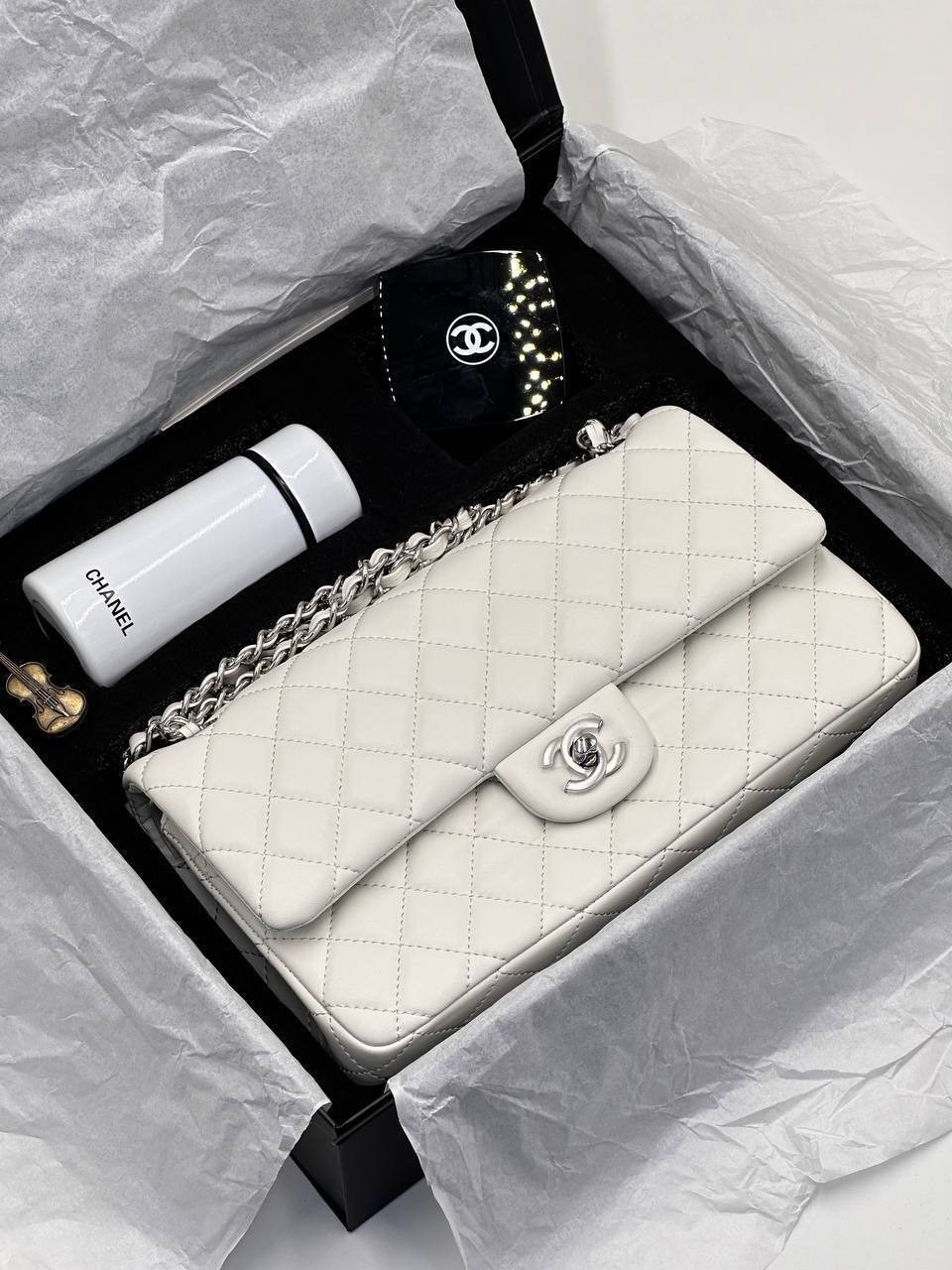 сумка шанель,сумка chanel,сумка chanel женская,сумка белая шанель,белая сумка chanel классической косинки