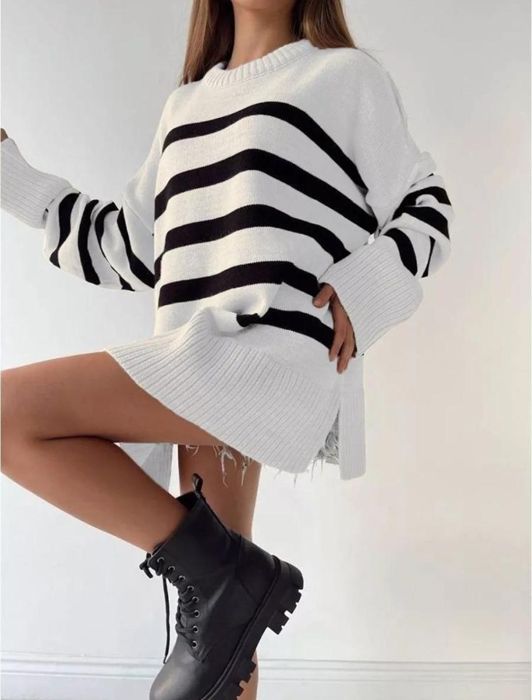 свитер оверсайз удлиненный вязаный,полосатый свитер,джемпер в полоску оверсайз,свитер оверсайз в полоску вязаный удлиненный saxar showroom,свитер в полоску