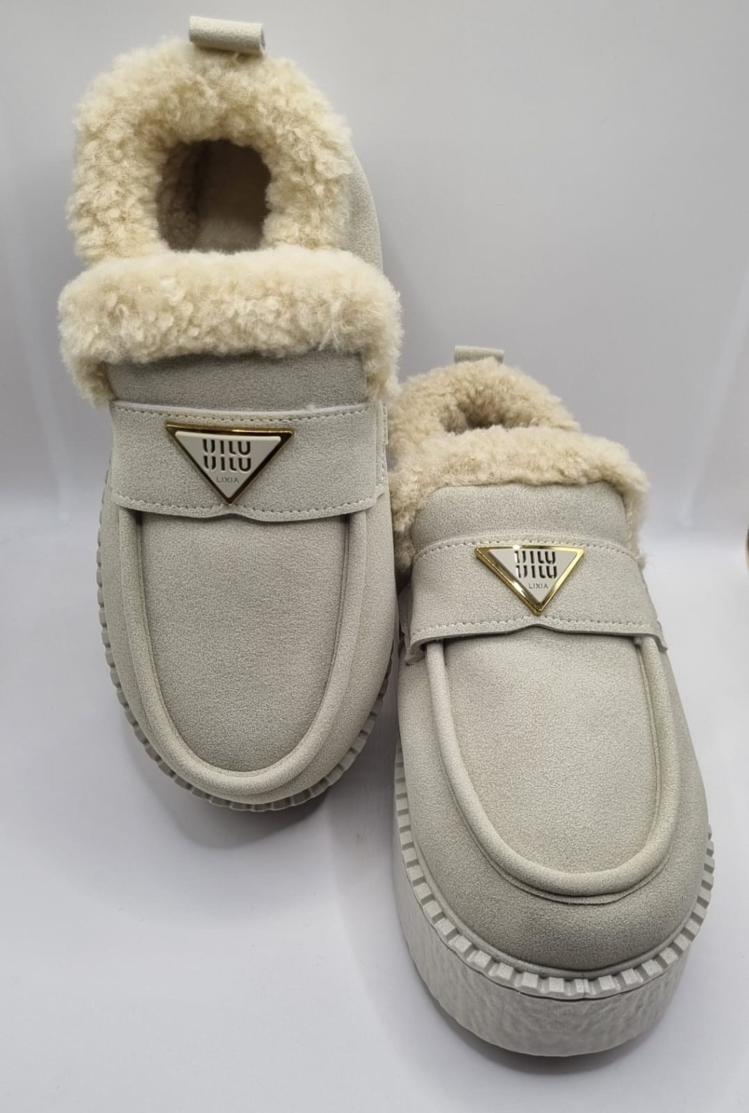 ,женская ,лоферы prada,угги короткие,женские зимние лоферы prada