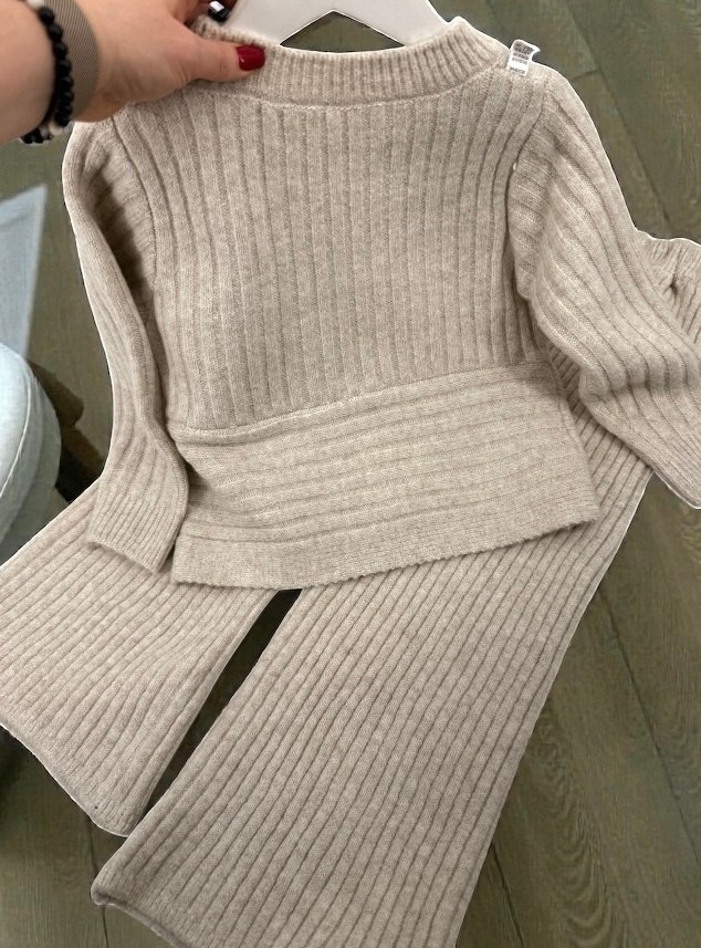 вязаные костюмы,костюм вязаный для девочки,костюм вязаный с брюками,одежда для девочек,костюм трикотажный для девочки