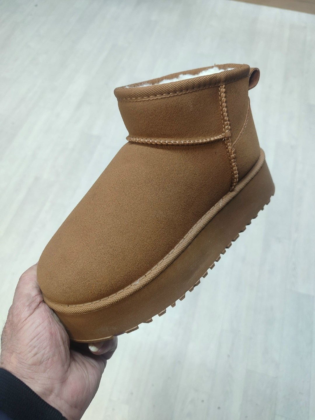 женские угги,,угги женские зимние,угги,угги зимние короткие из замши