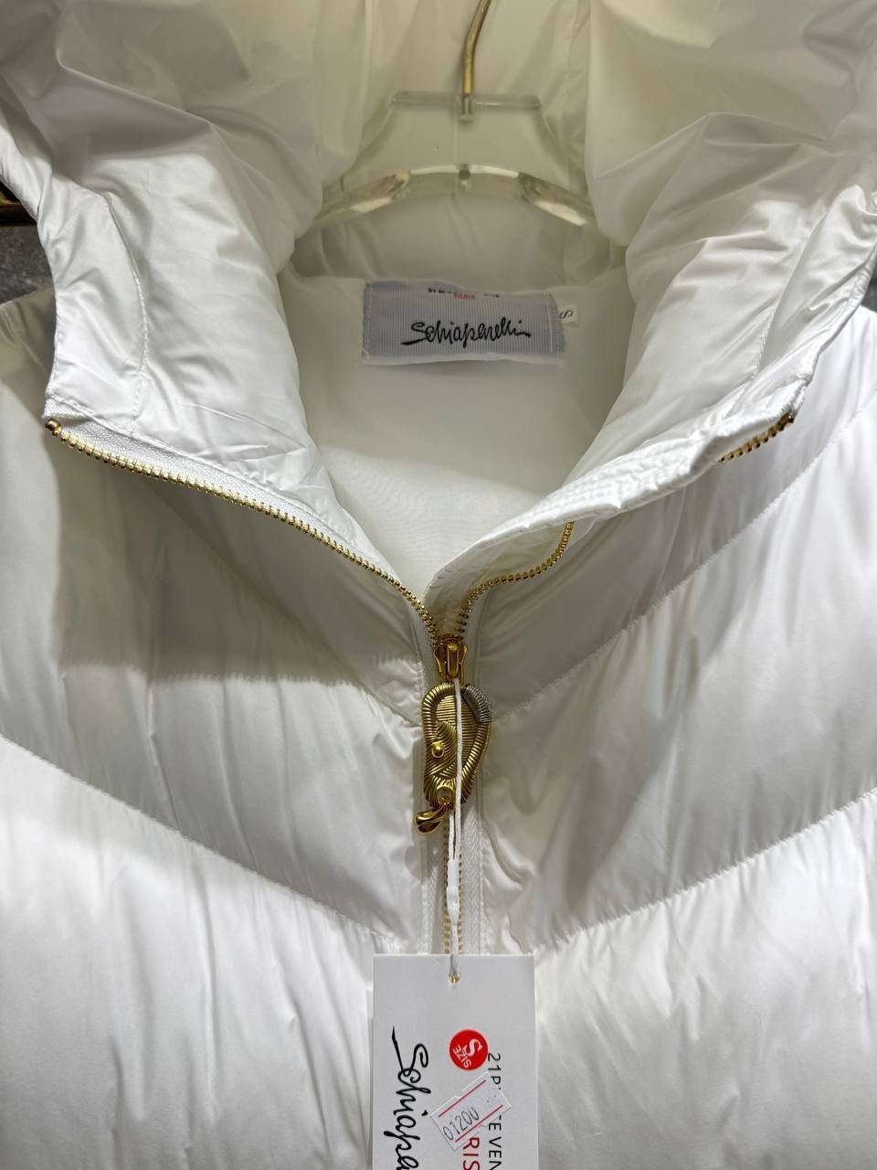 пуховик moncler,женский пуховик moncler,пуховик moncler зимний,белый пуховик,куртка moncler