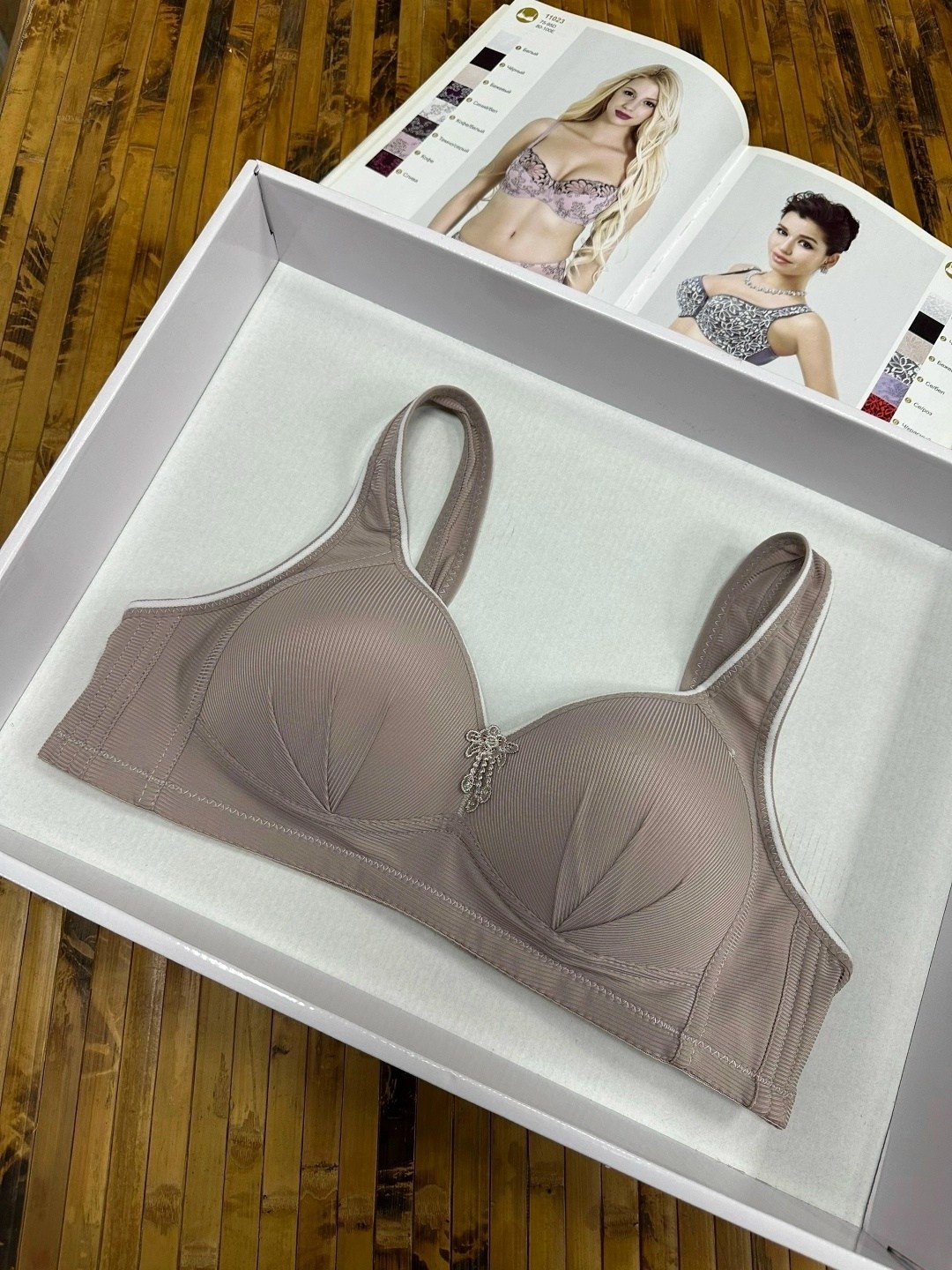 женские бюстгальтеры,лифчик женский,женские бюстгальтеры больших размеров,нижнее белье женское лифчик,бюстгальтер тонкий