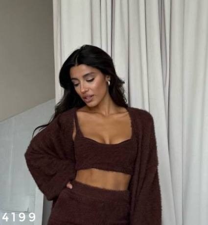 вязаное платье,платье свитер,платье свитер с вырезом,джемпер оверсайз,костюм вязаный с юбкой