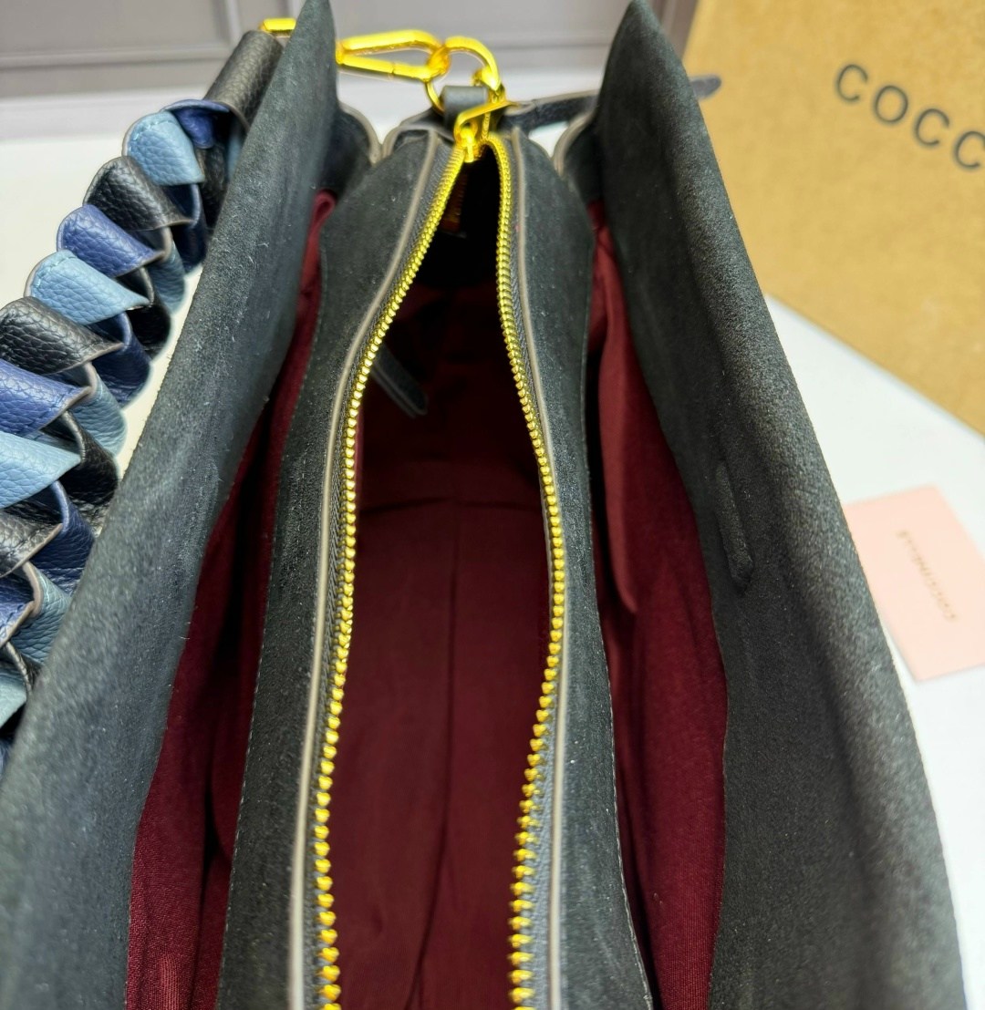 сумка coccinelle,сумка coccinelle замша,сумка женская coccinelle натуральная замша,сумка coccinelli натуральная замша 25 × 16 × 6 см,замшевая сумка