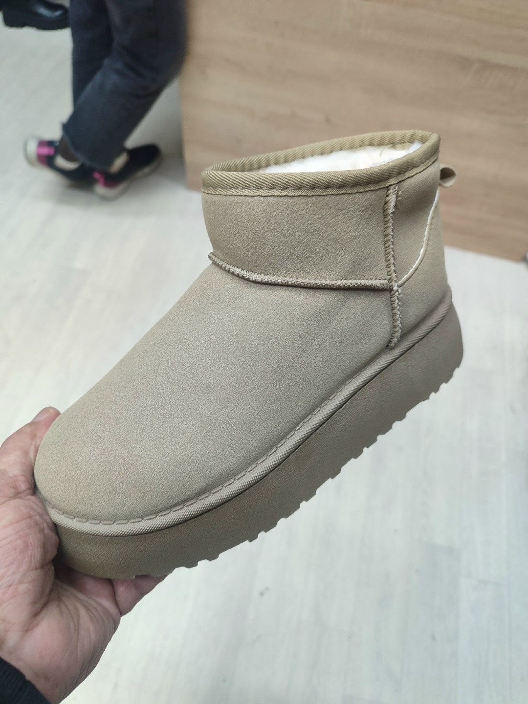 женские угги,,угги женские зимние,угги,угги зимние короткие из замши