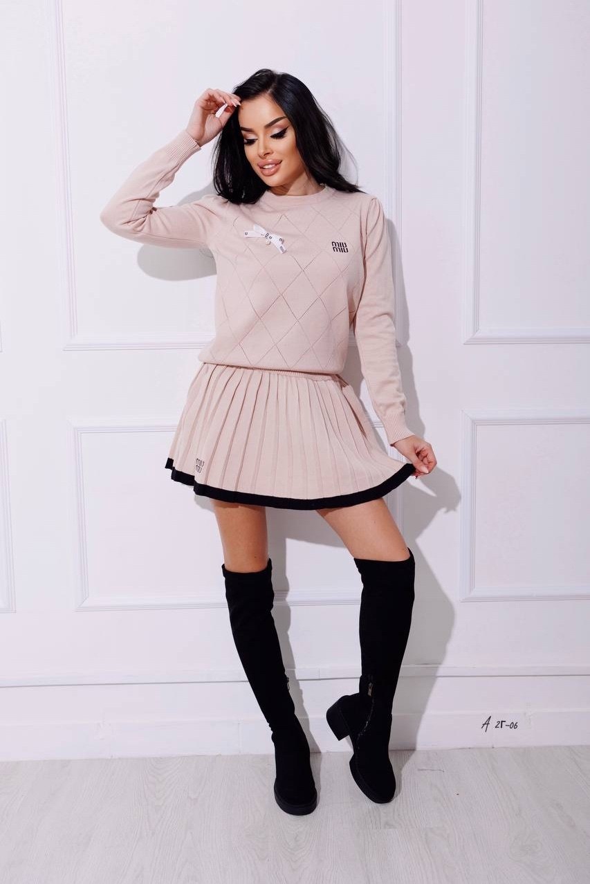 трикотажный костюм женский с юбкой,трикотажные костюмы,костюм с плиссированной юбкой,костюм с юбкой женский,костюм miu miu женский
